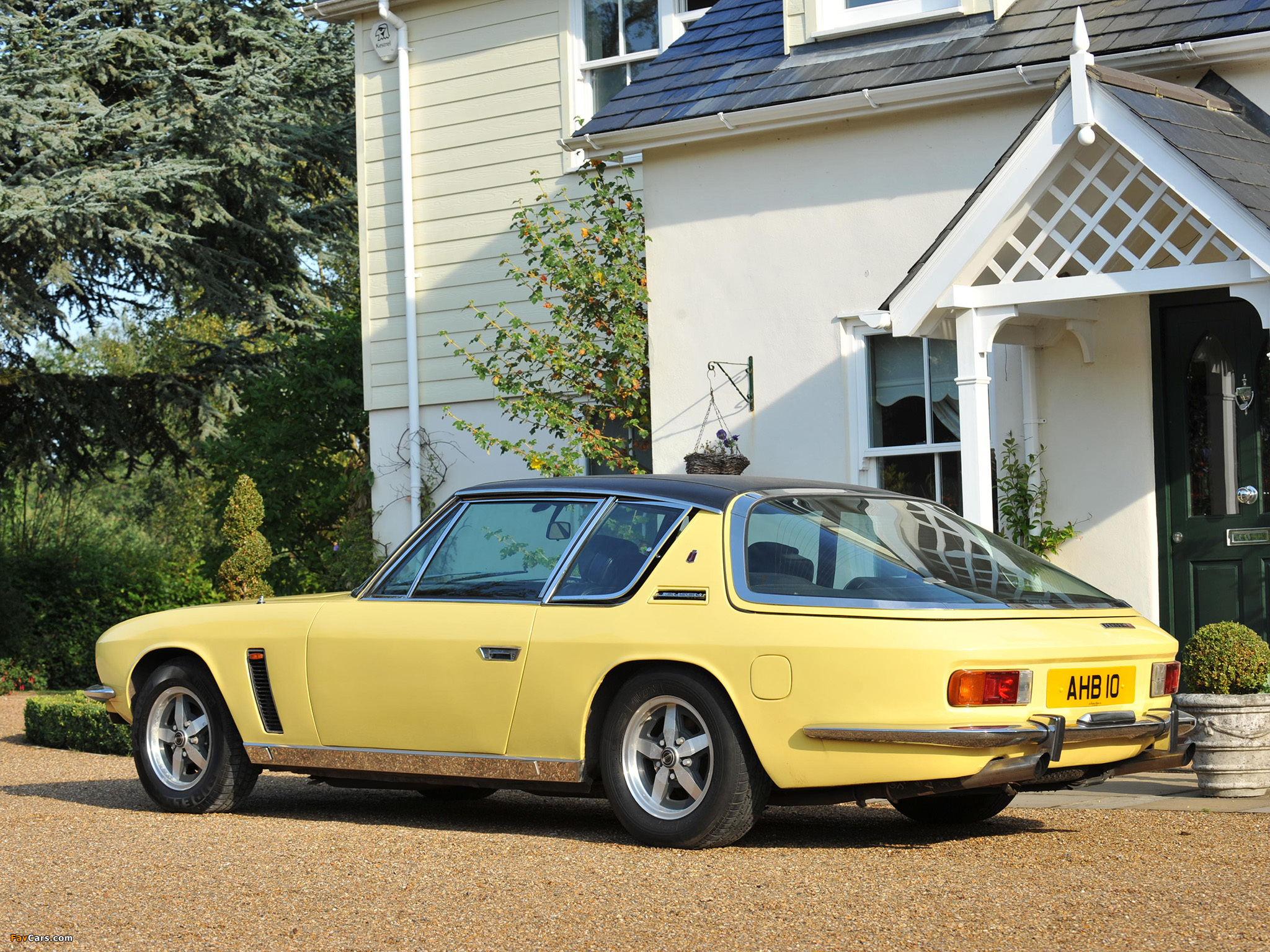 Jensen Interceptor III 1971–76 wallpaper (2048x1536)