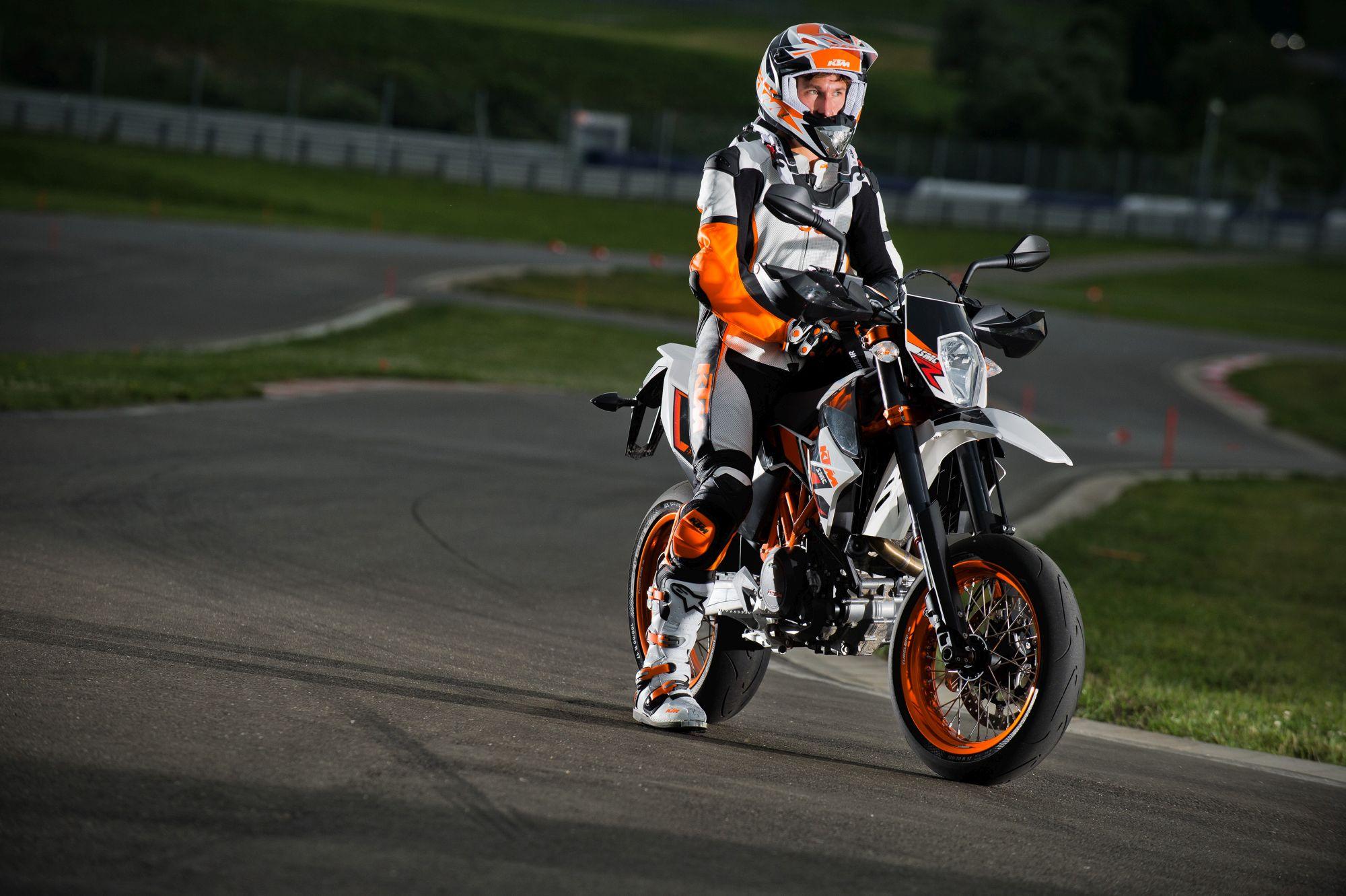 KTM 690 SMC R technical Data of the Model 690 SMC R