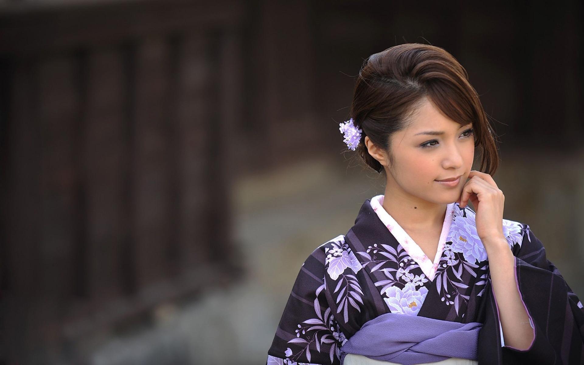 Japanese Woman Wallpapers