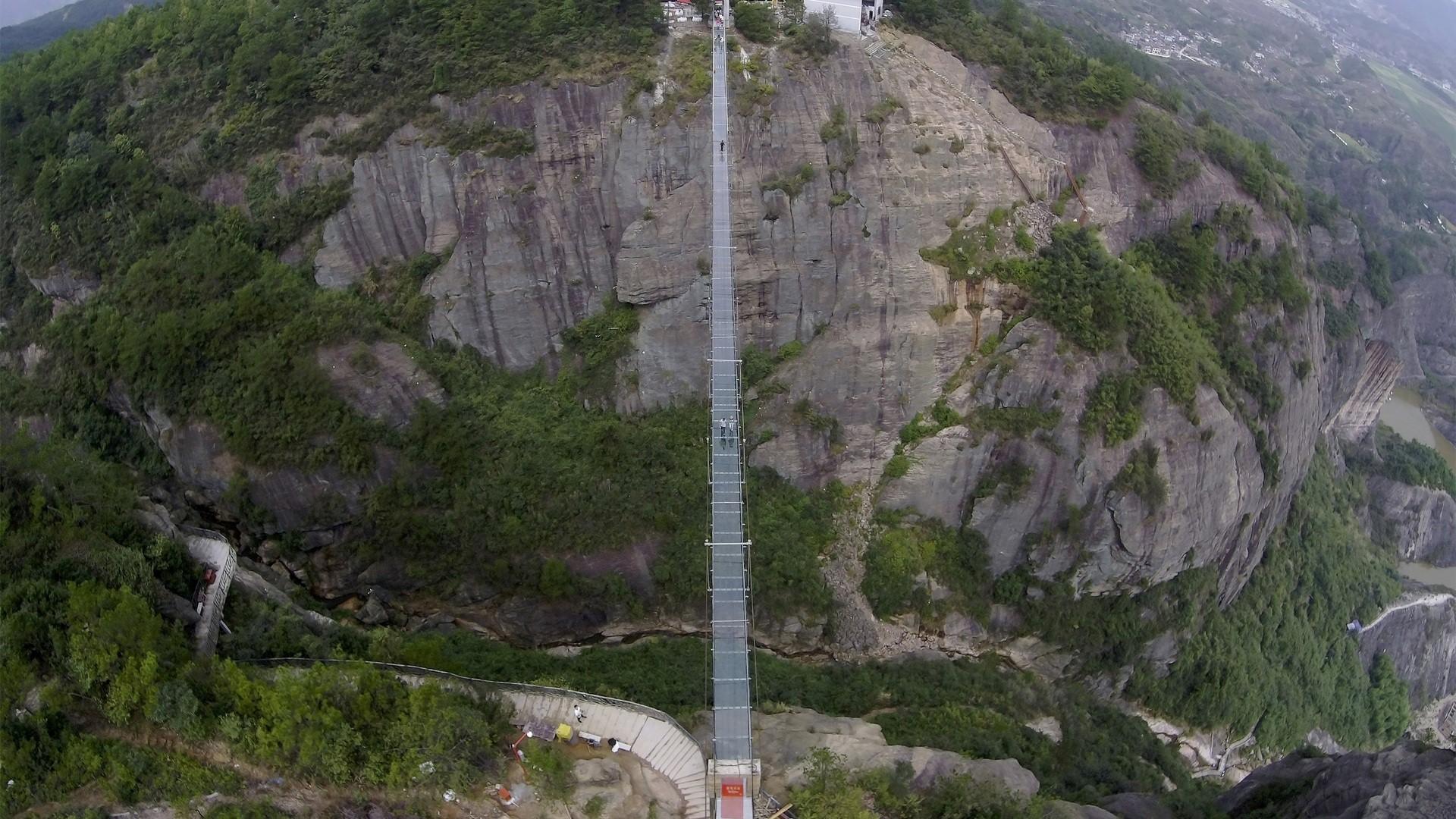 Amazing Glass Bridge in China HD Wallpaper