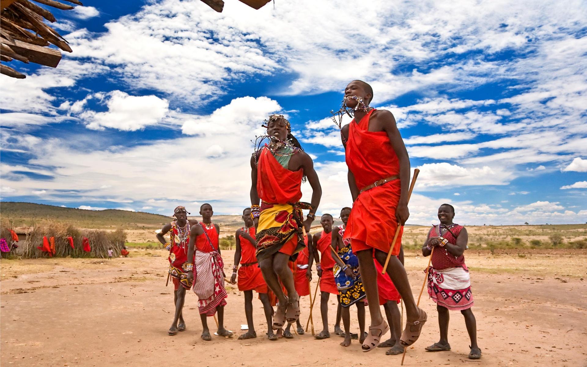 Maasai warriors dancing Wallpaper 28922447