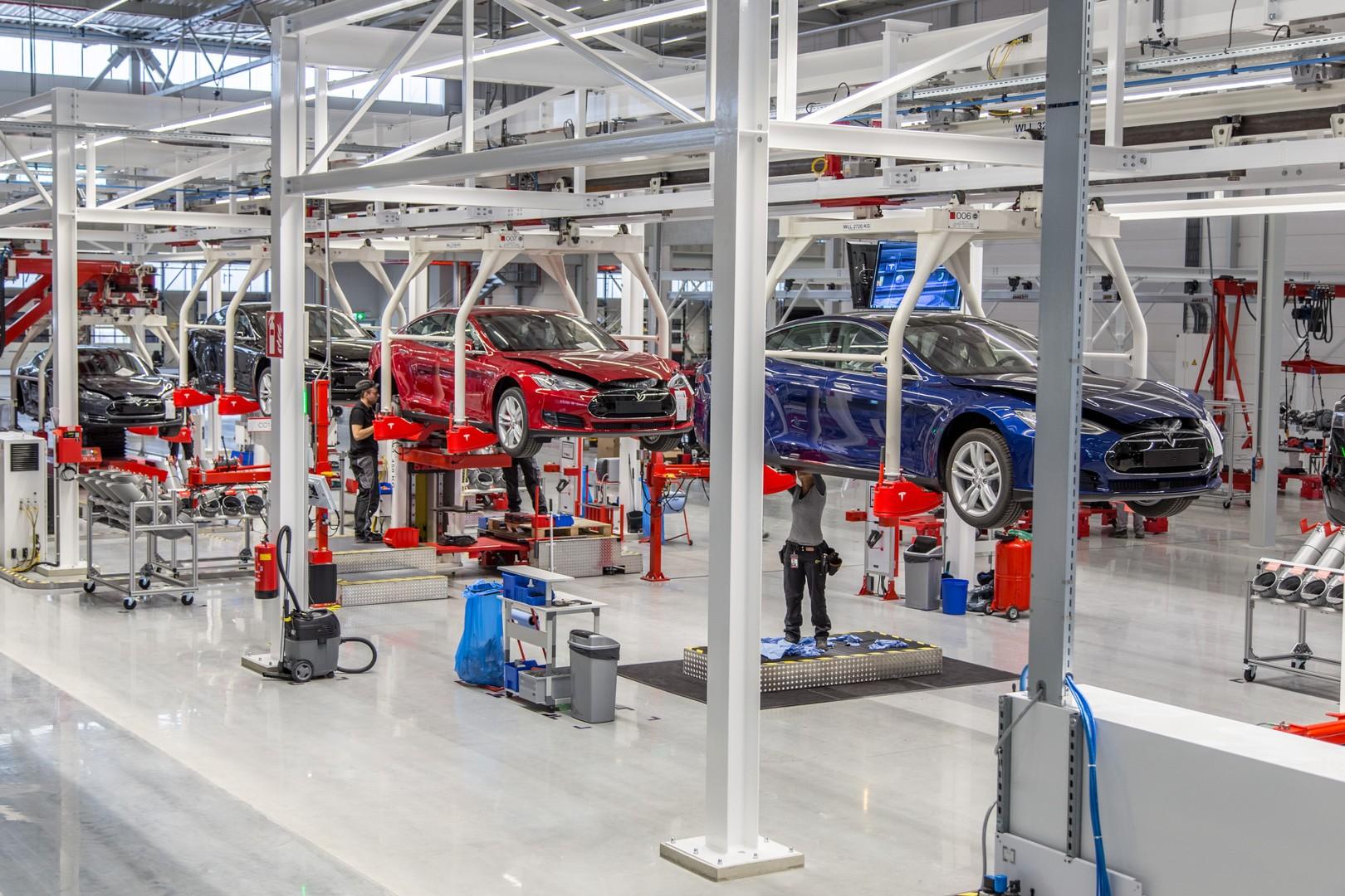 Tesla Open a New Factory to Meet High Demand for Model S