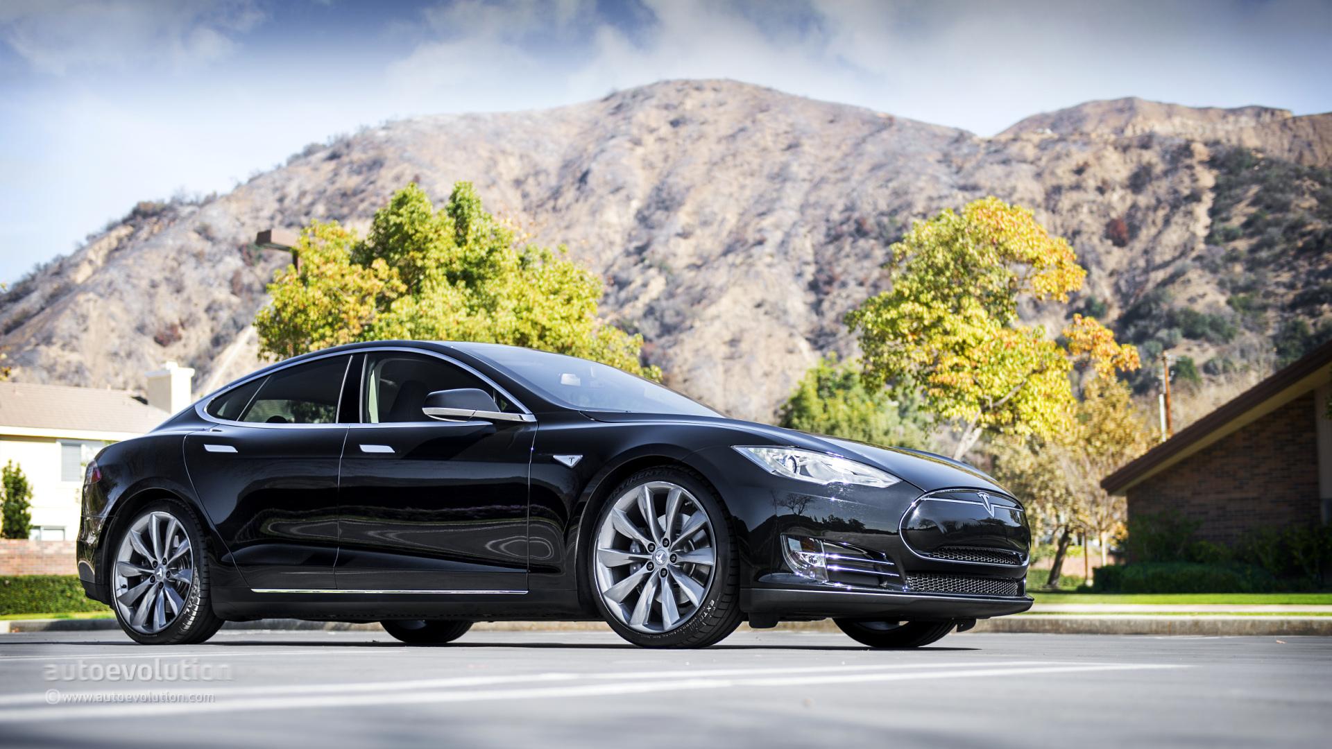 Tesla Recalls All Its 000 Model S Because of Front Seat