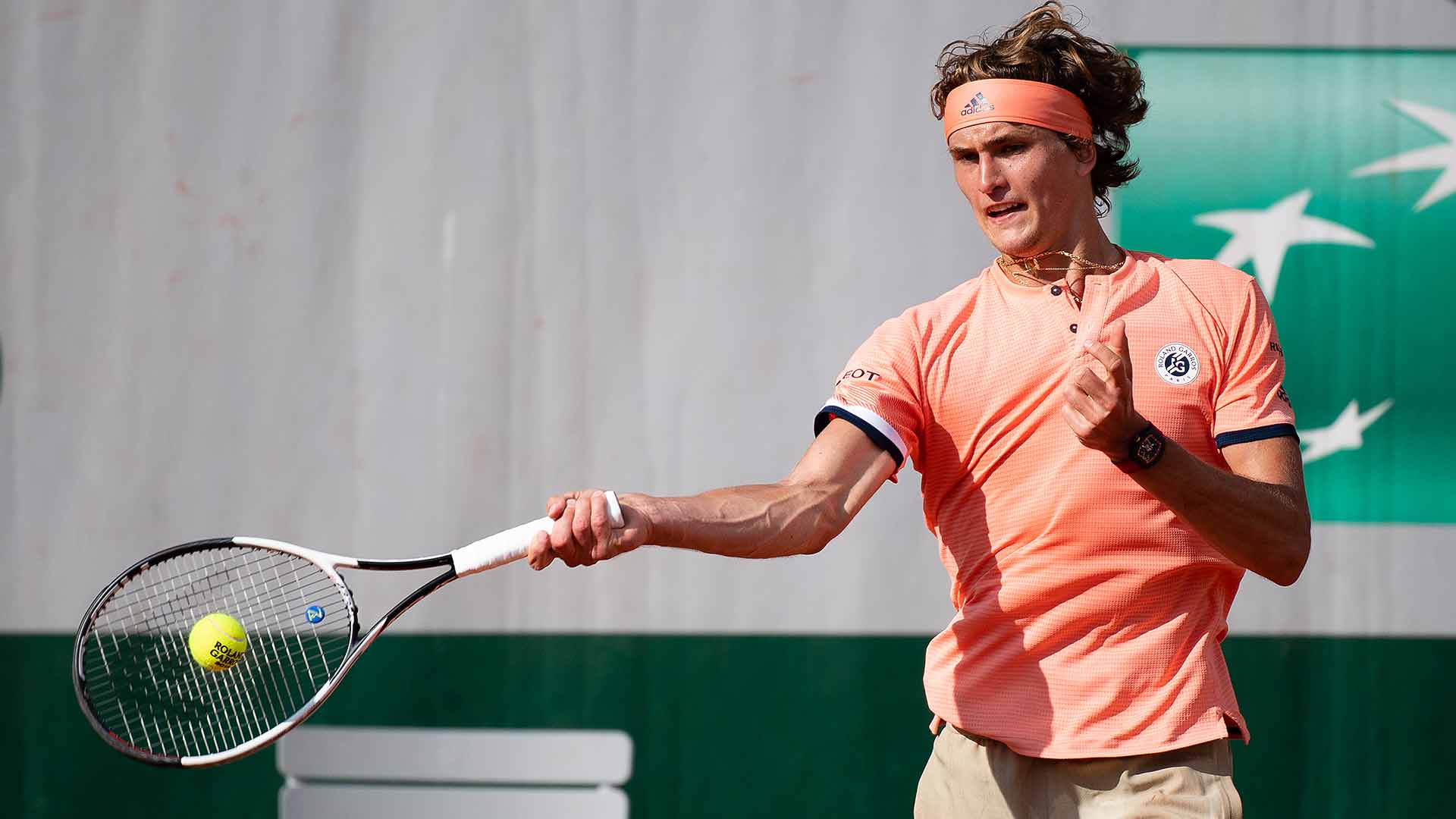 Roland Garros R32. Zverev escapes past Dzumhur