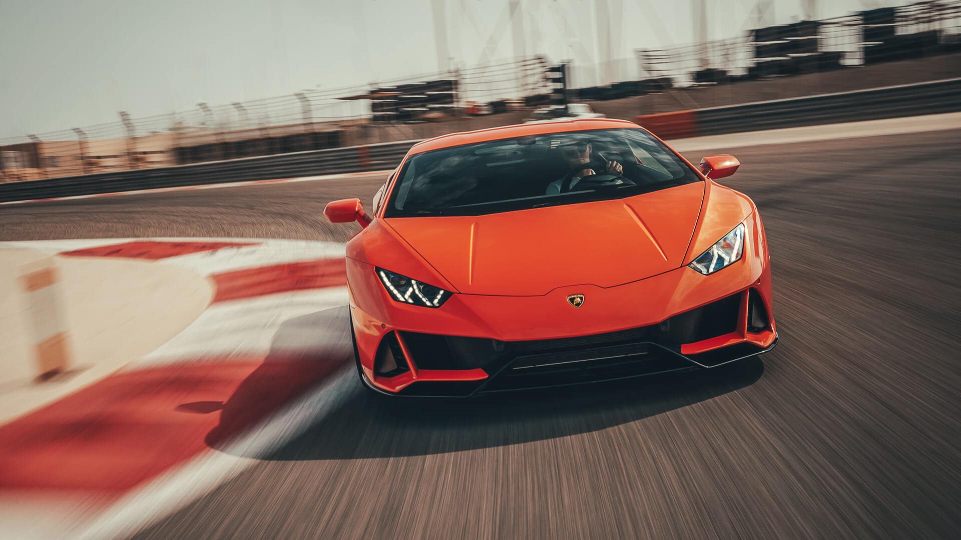 Lamborghini Aventador 2020 оранжевая