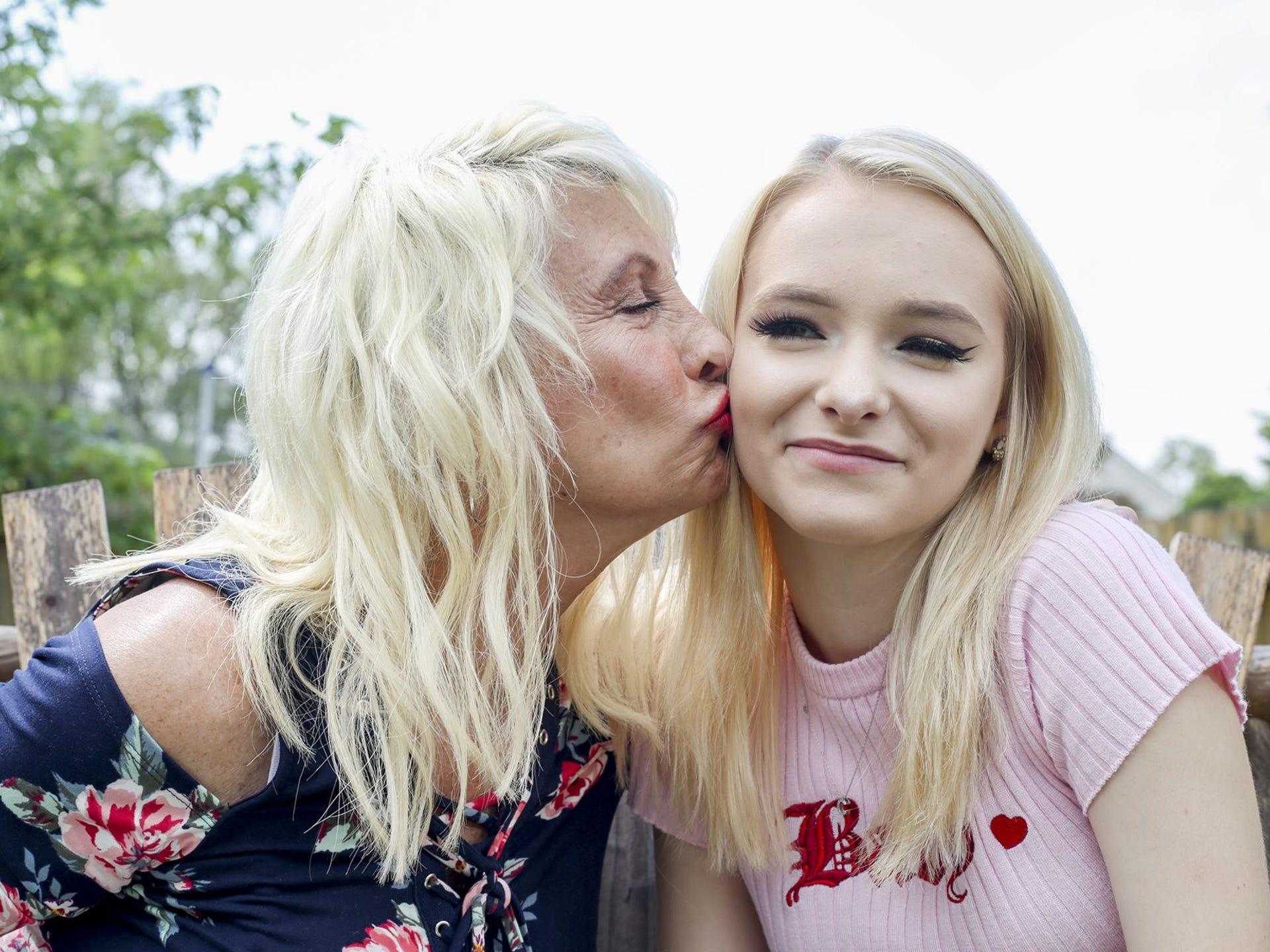 Zoe Laverne Wallpapers - Wallpaper Cave