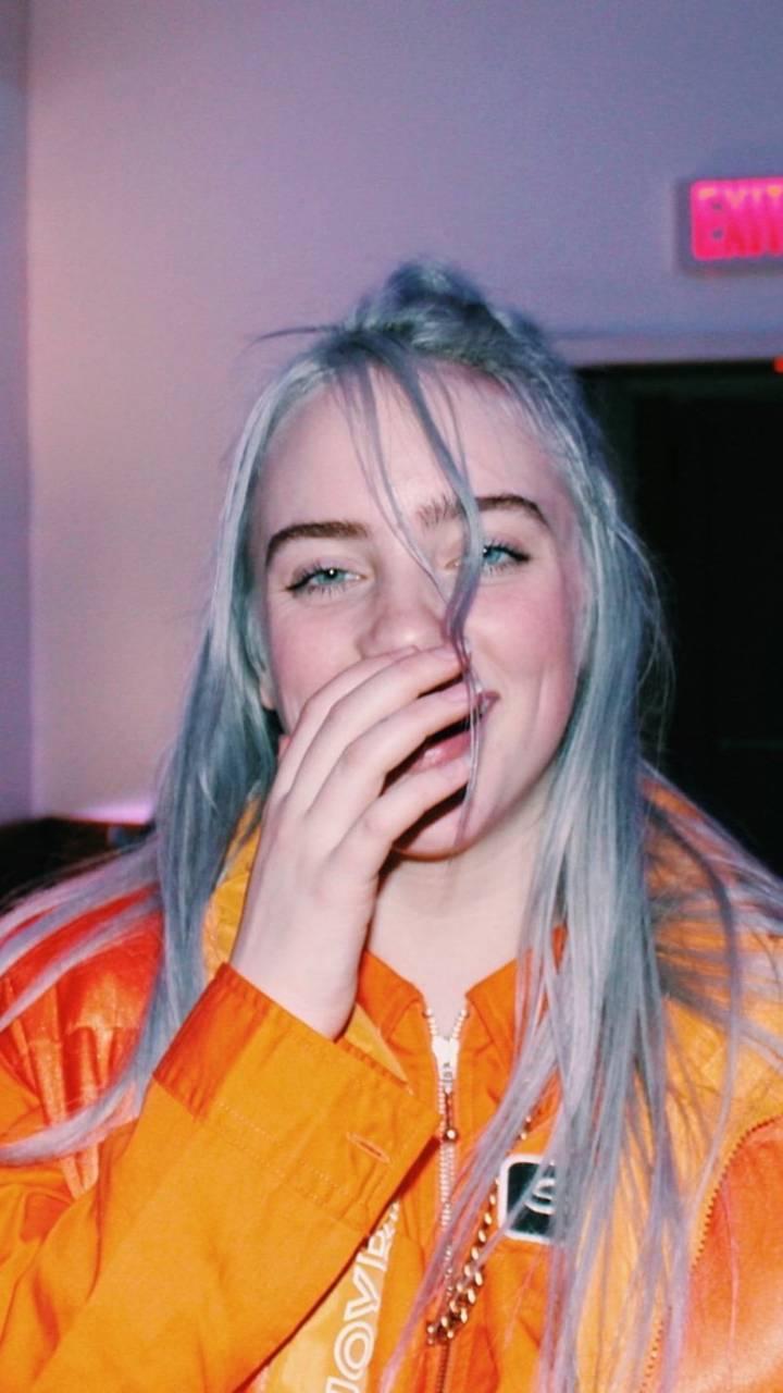 Billie Eilish Smiling Wallpapers Wallpaper Cave 