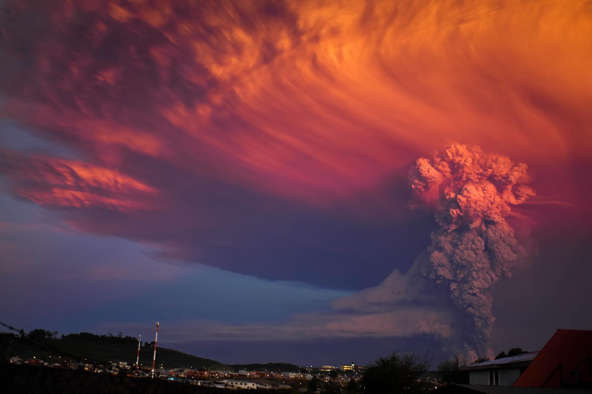 calbuco volcano eruptions ash clouds toxic volcano