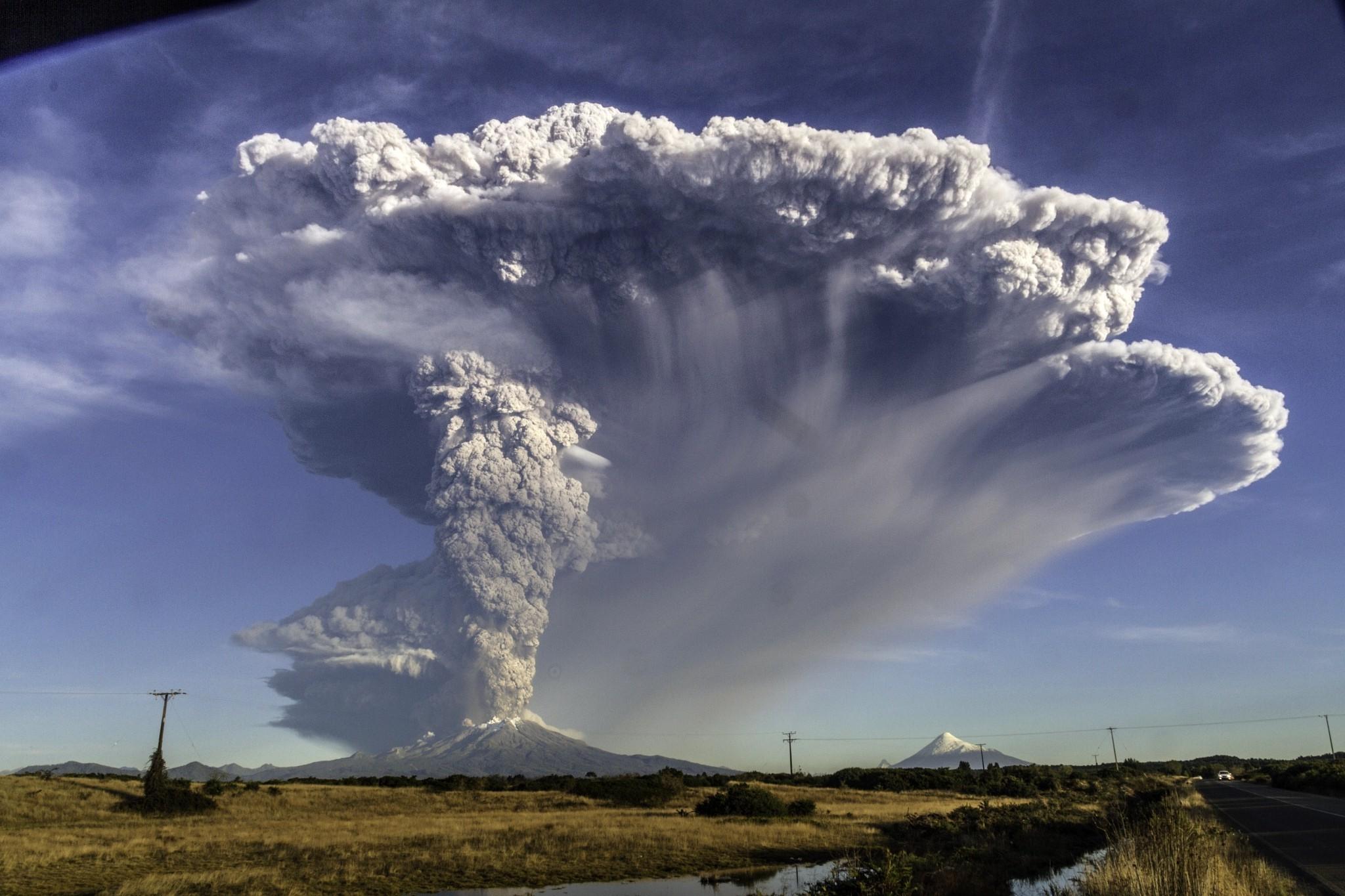 calbuco volcano volcano eruptions chile field road