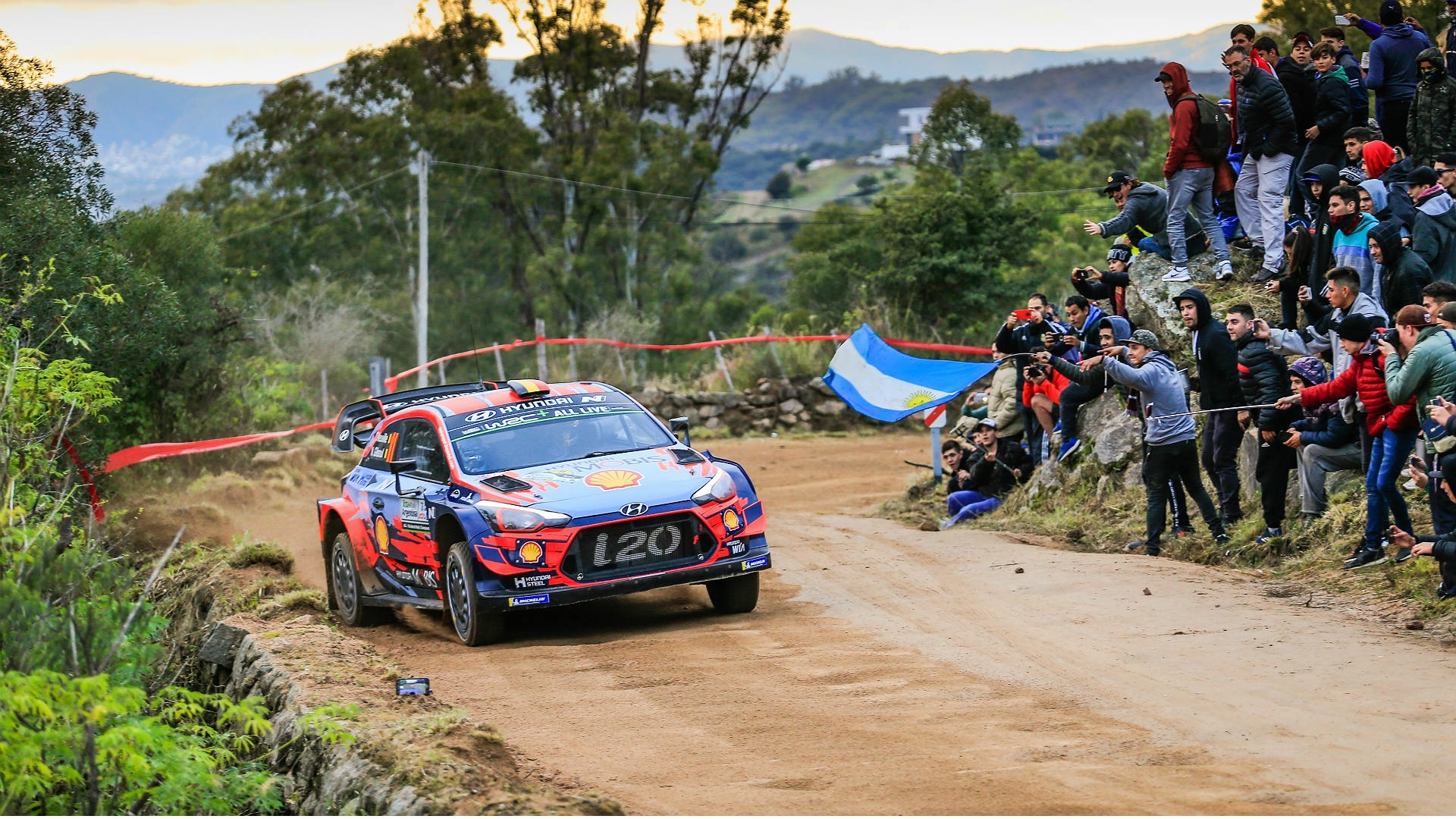 Saturday in Argentina: Neuville in the clear