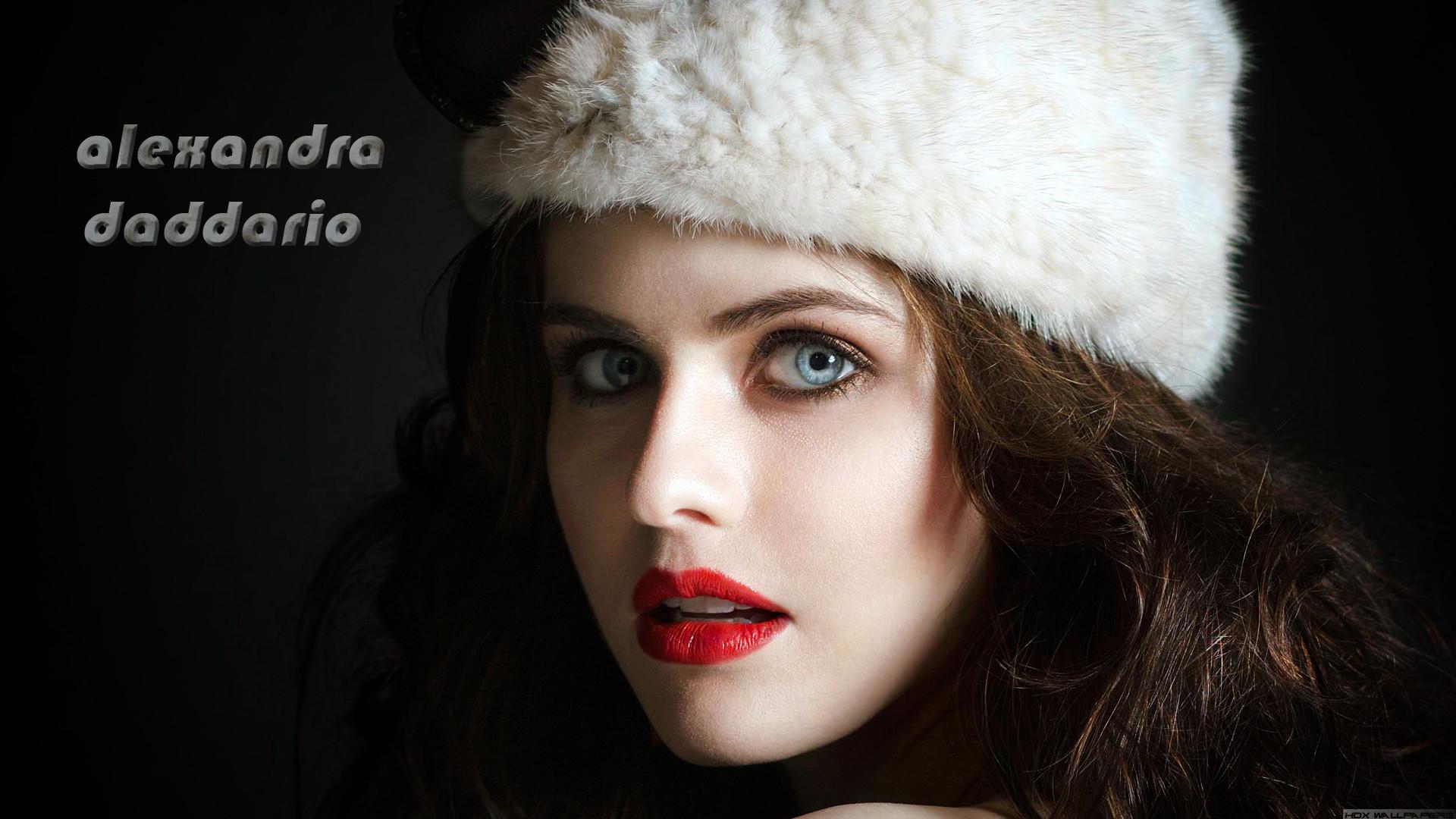 Alexandra Daddario Wallpaper background picture