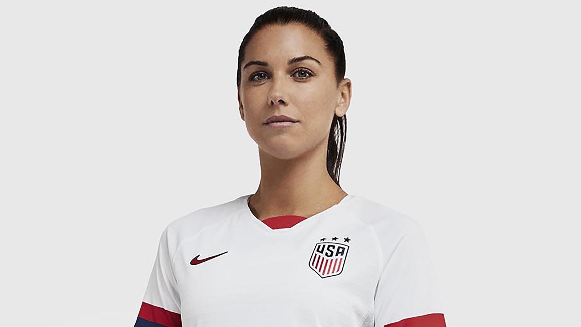 What is Alex Morgan's net worth and how much does the USWNT