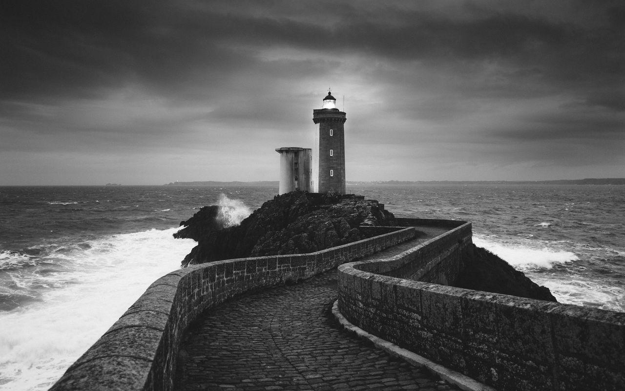 Black and White Lighthouse Wallpaper at