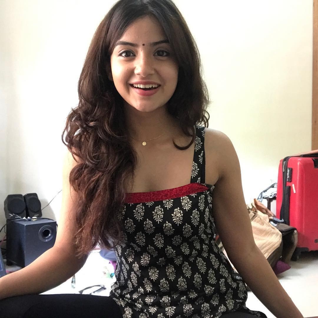 Nartanasala movie actress Kashmira Pardeshi image and photo