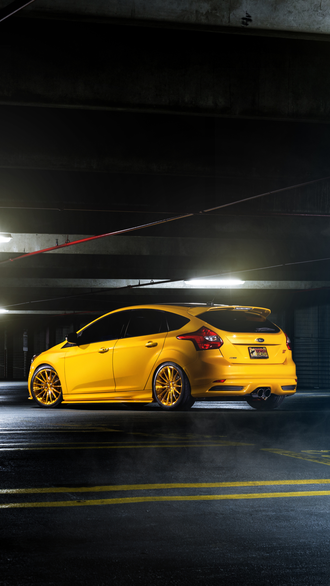Vehicles Ford Focus ST (1080x1920) Wallpaper