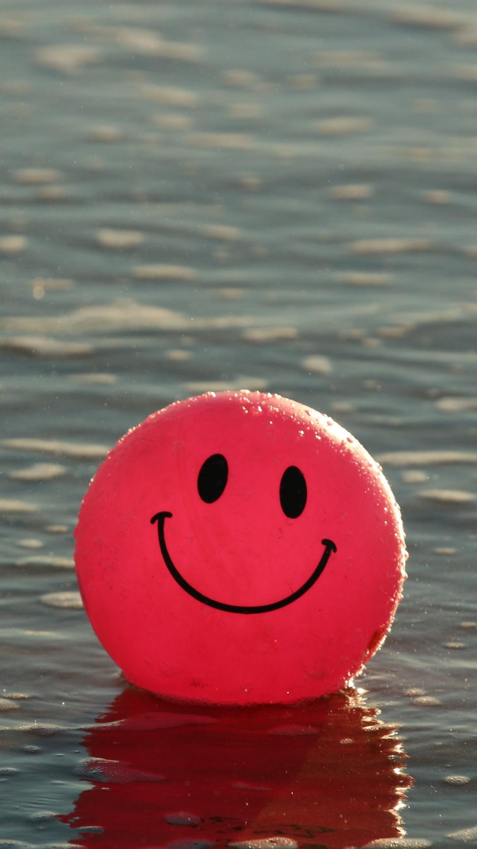 Download wallpaper 938x1668 balloon, smile, smiley, happy