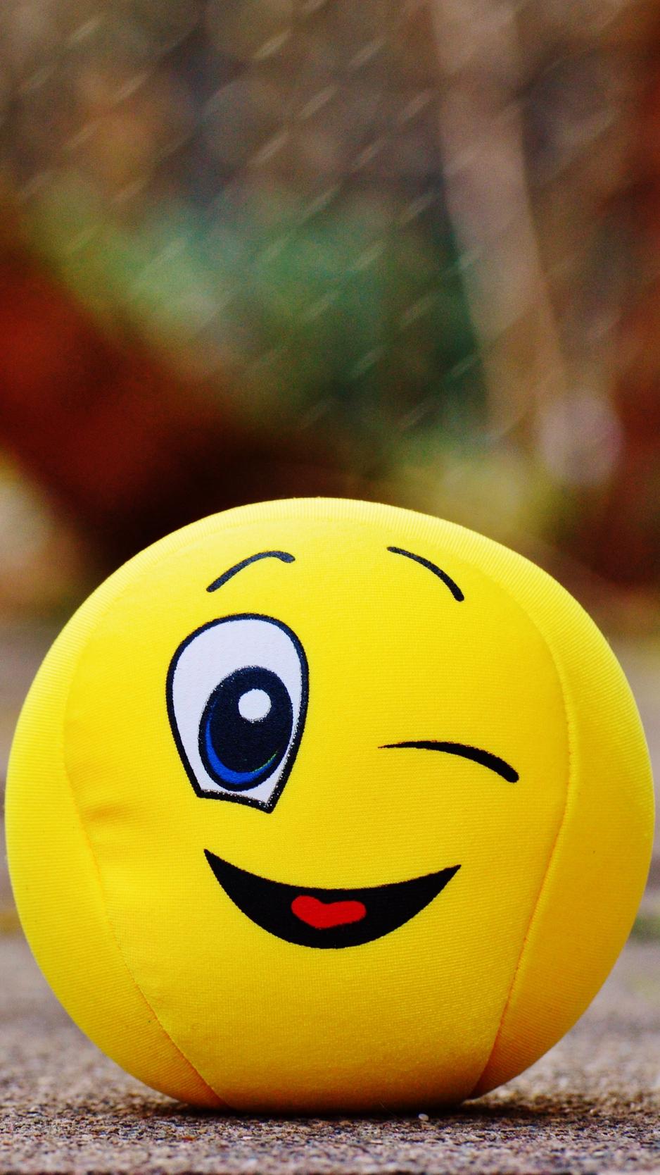 Download wallpaper 938x1668 ball, smile, happy, toy iphone 8