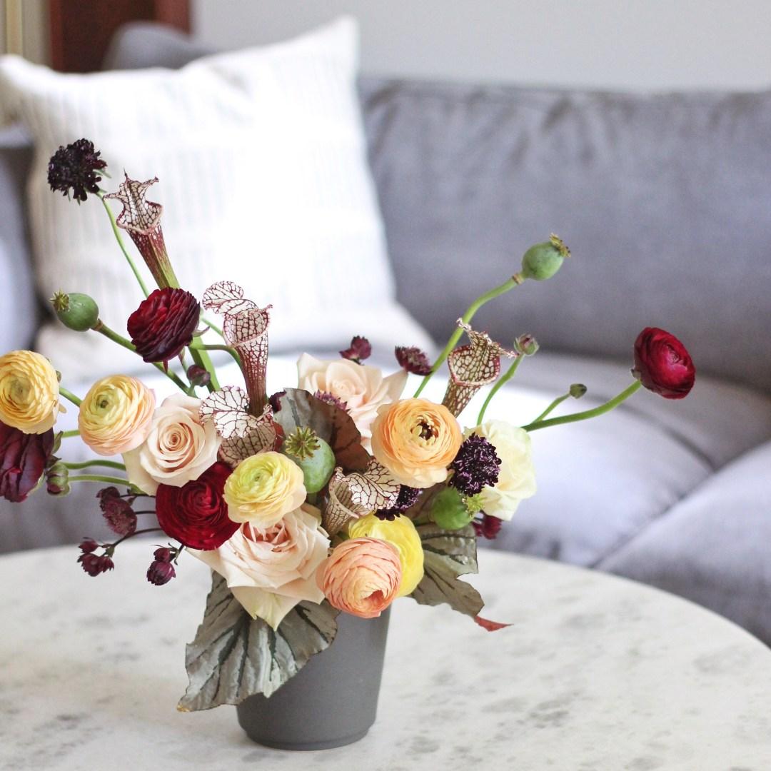A GUIDE TO BRINGING AUTUMN FLOWERS INTO YOUR HOME