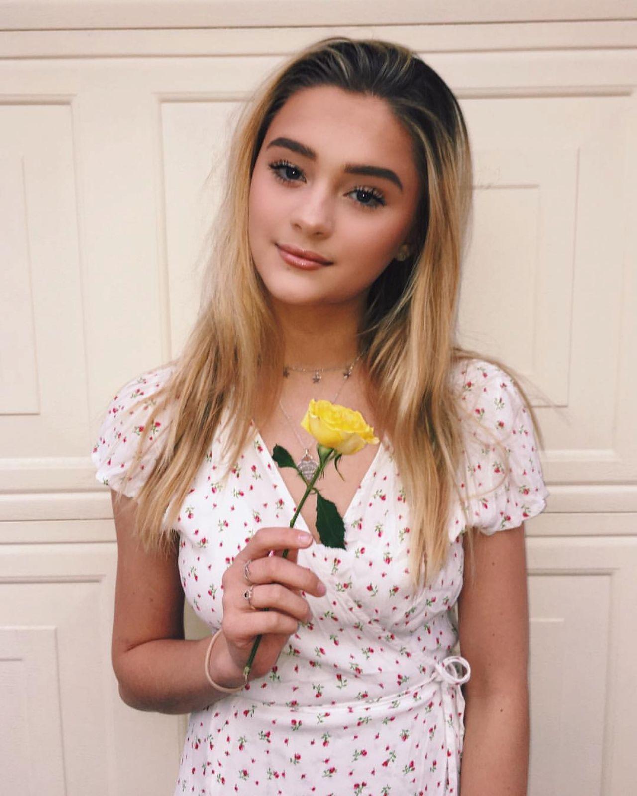 Picture of Lizzy Greene Facebook