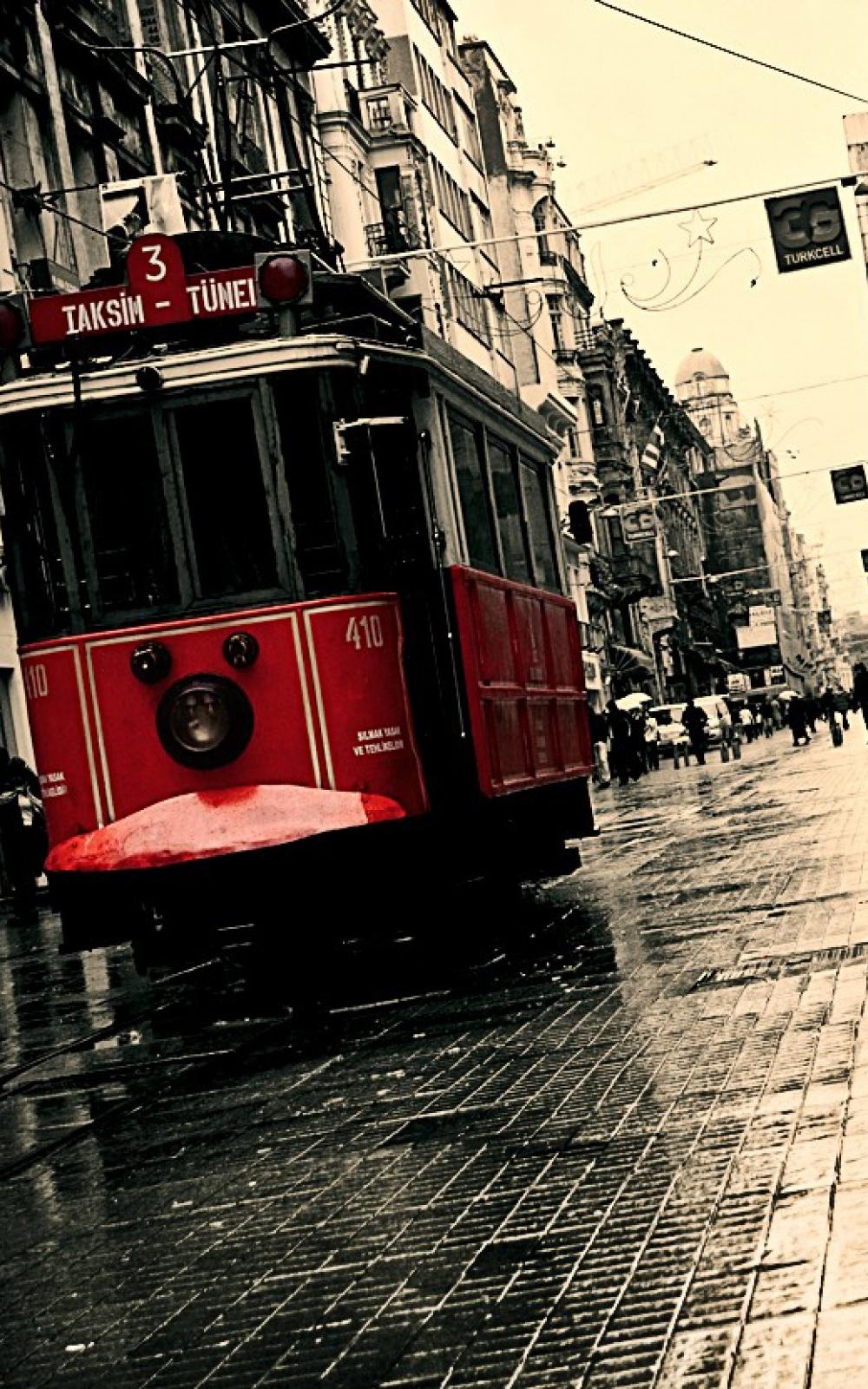Beyoglu Istanbul Istiklal Red Tram iPhone 6 Plus HD