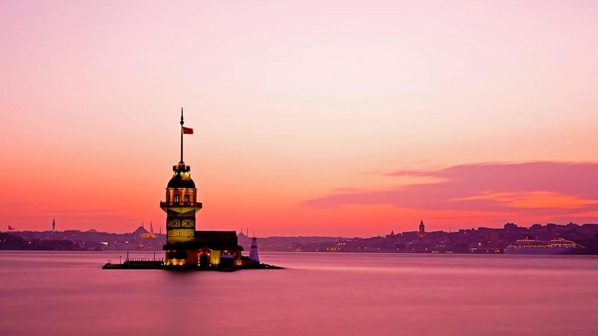 World Turkey Pink sunset in Istanbul wallpaper