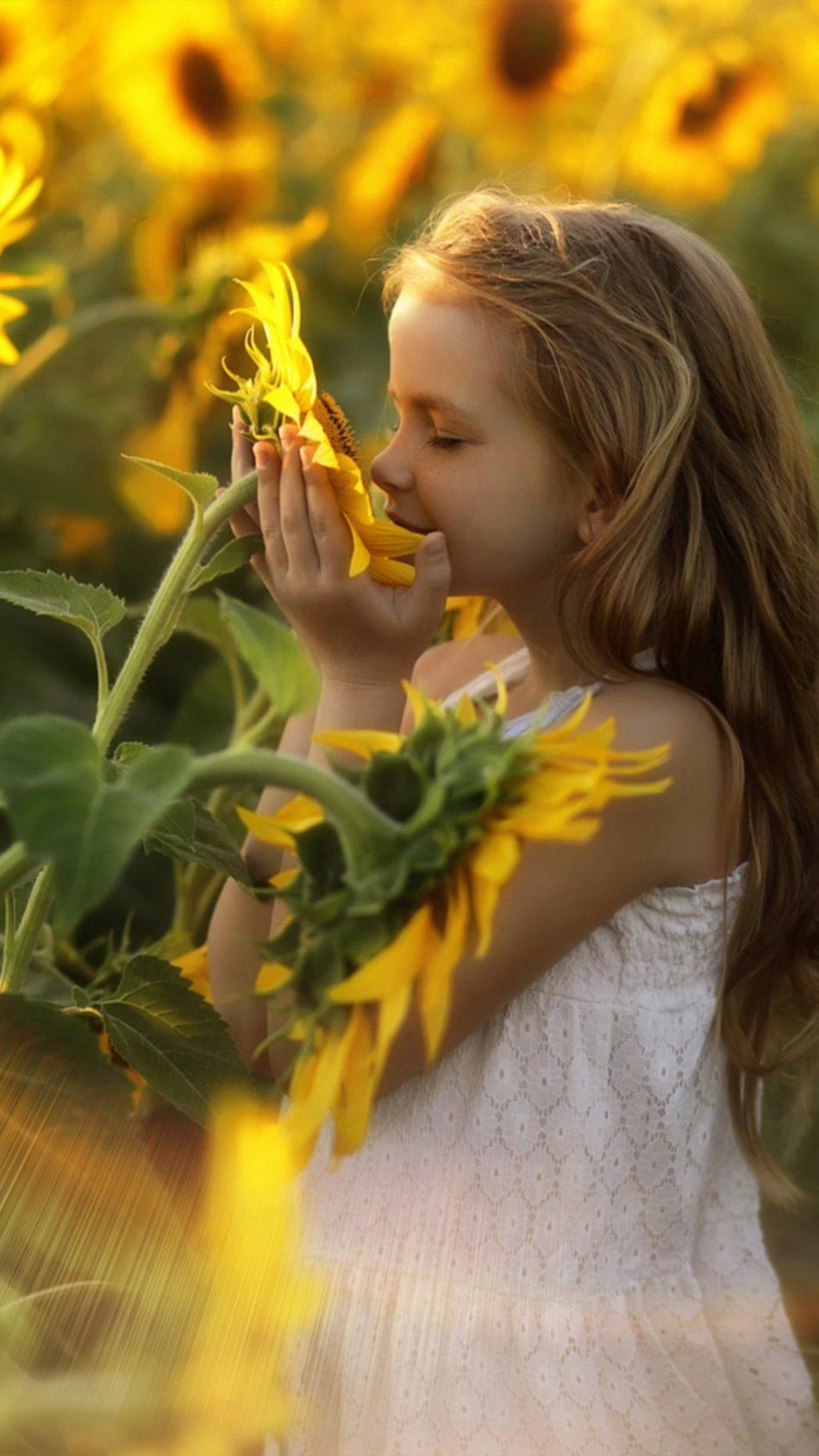 Download Child Relax Sunflowers Morning Free Pure 4K Ultra