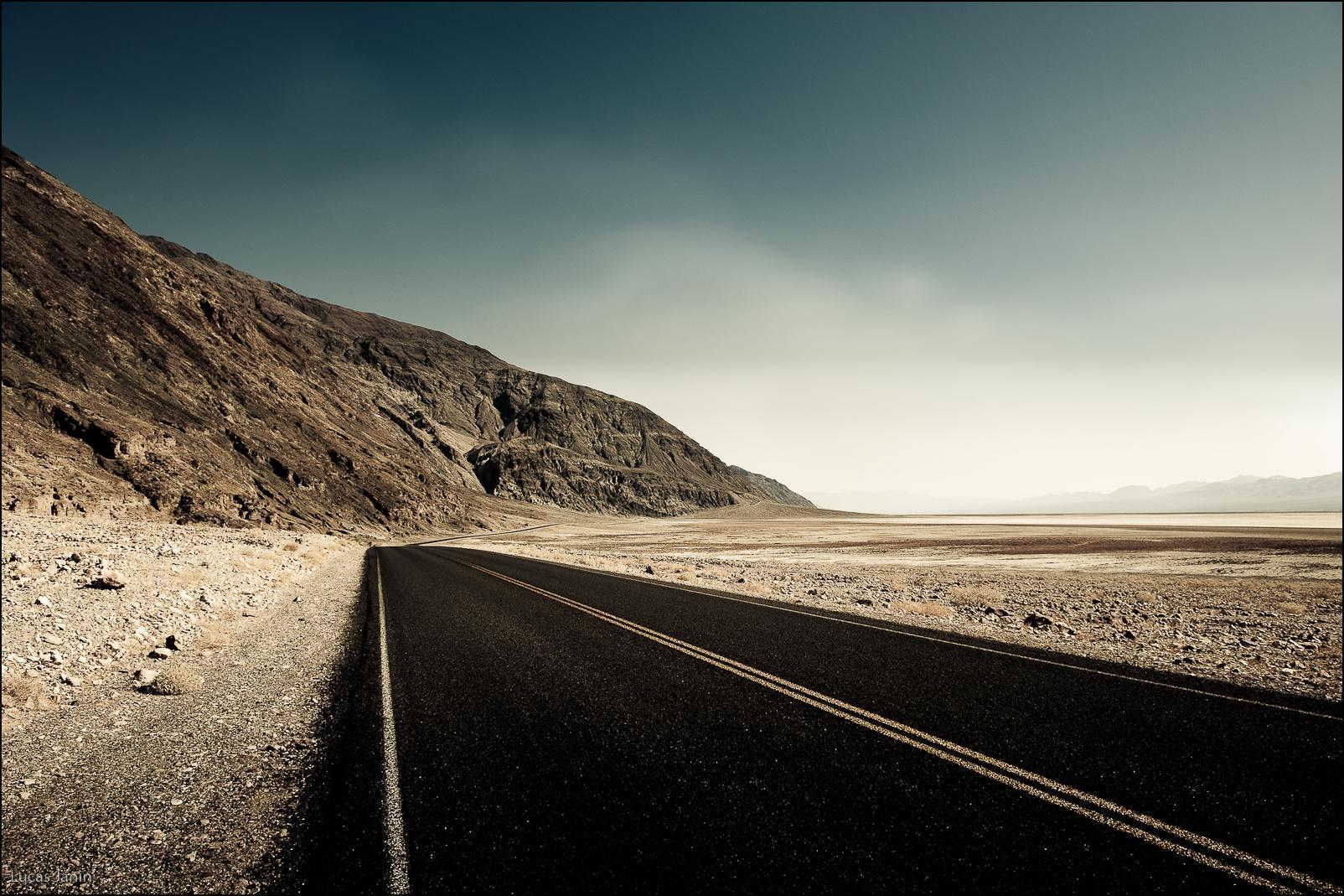Empty Desert Road Wallpaperx1069