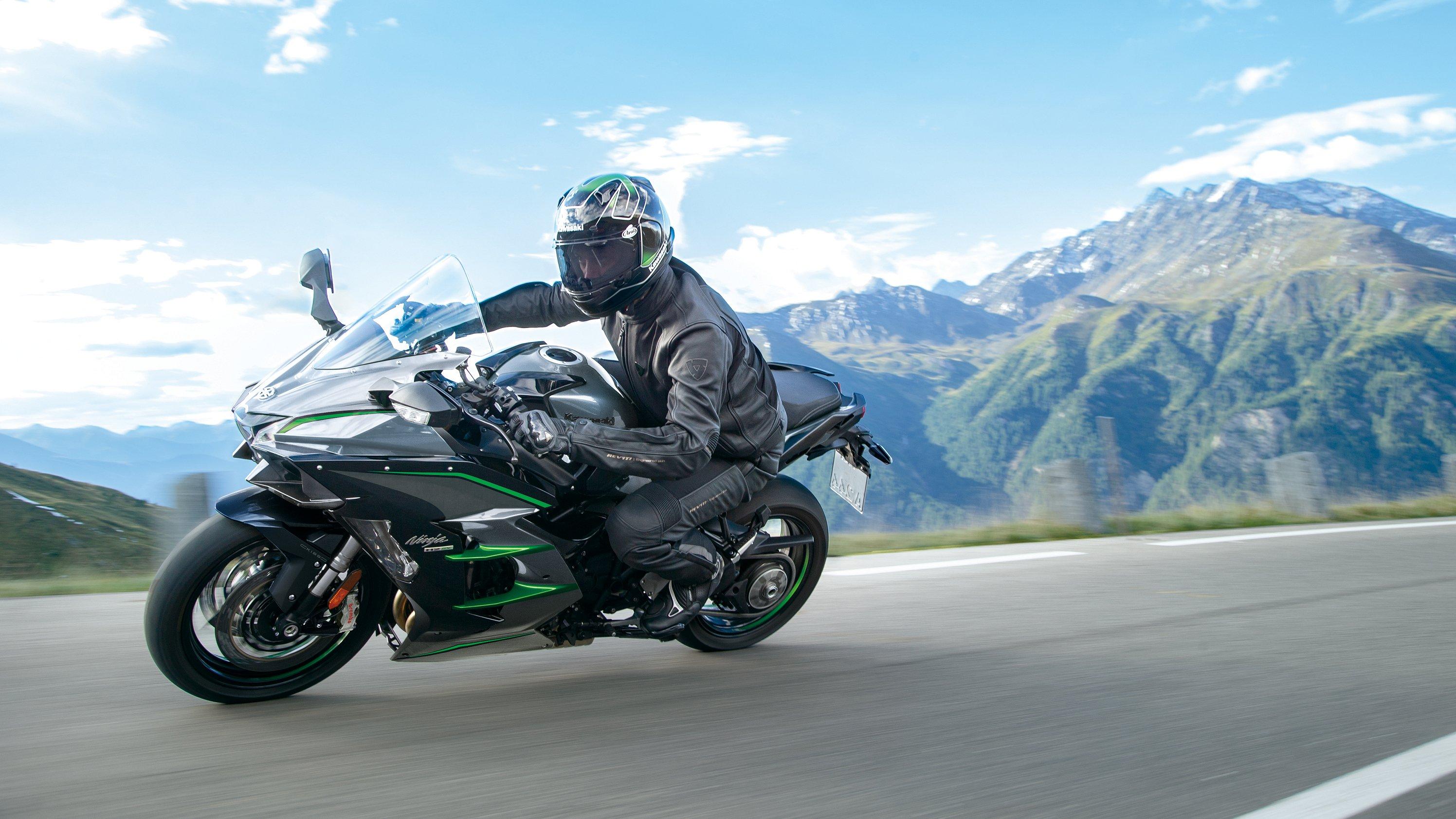 Kawasaki Ninja H2 SX SE+ Picture, Photo, Wallpaper