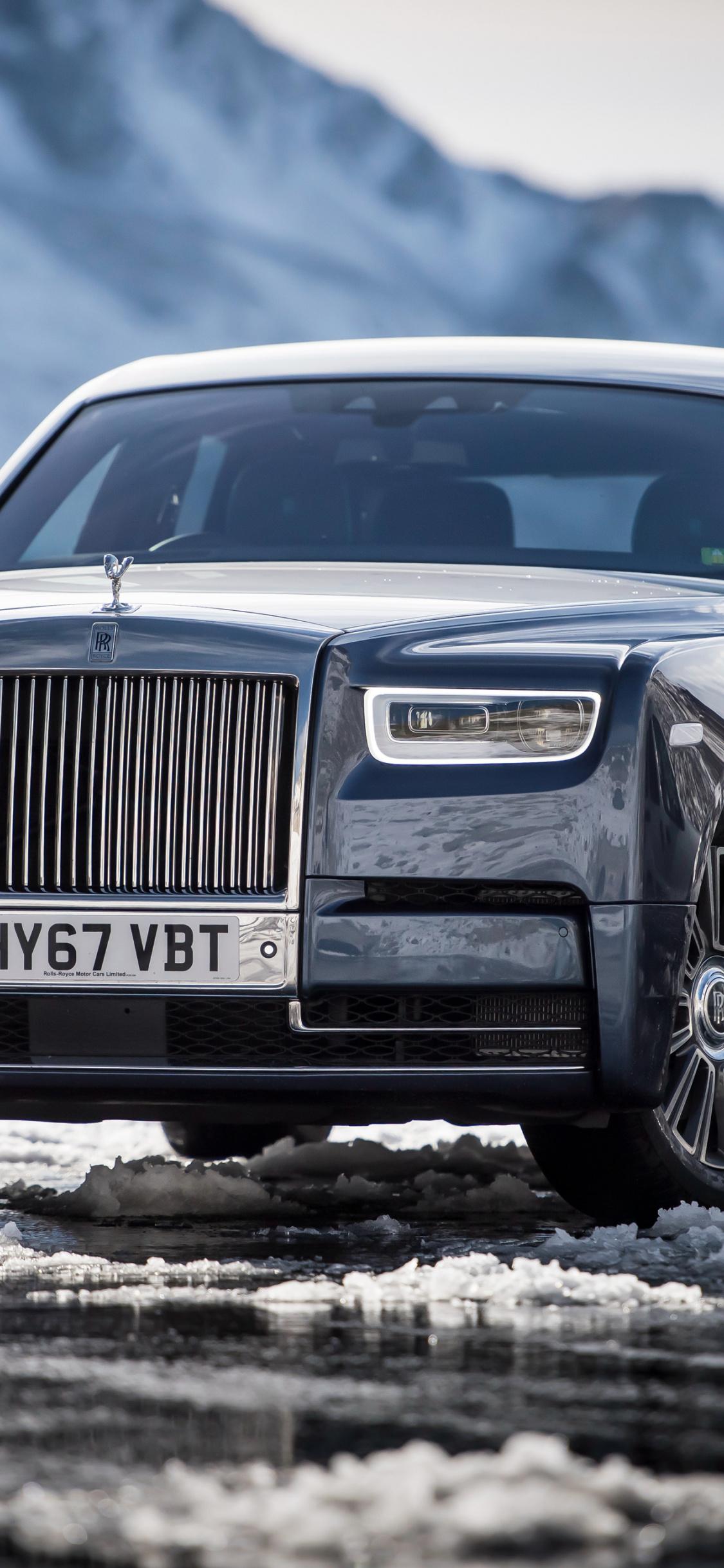 Download 1125x2436 Wallpaper Rolls Royce Phantom, Uk, Front View