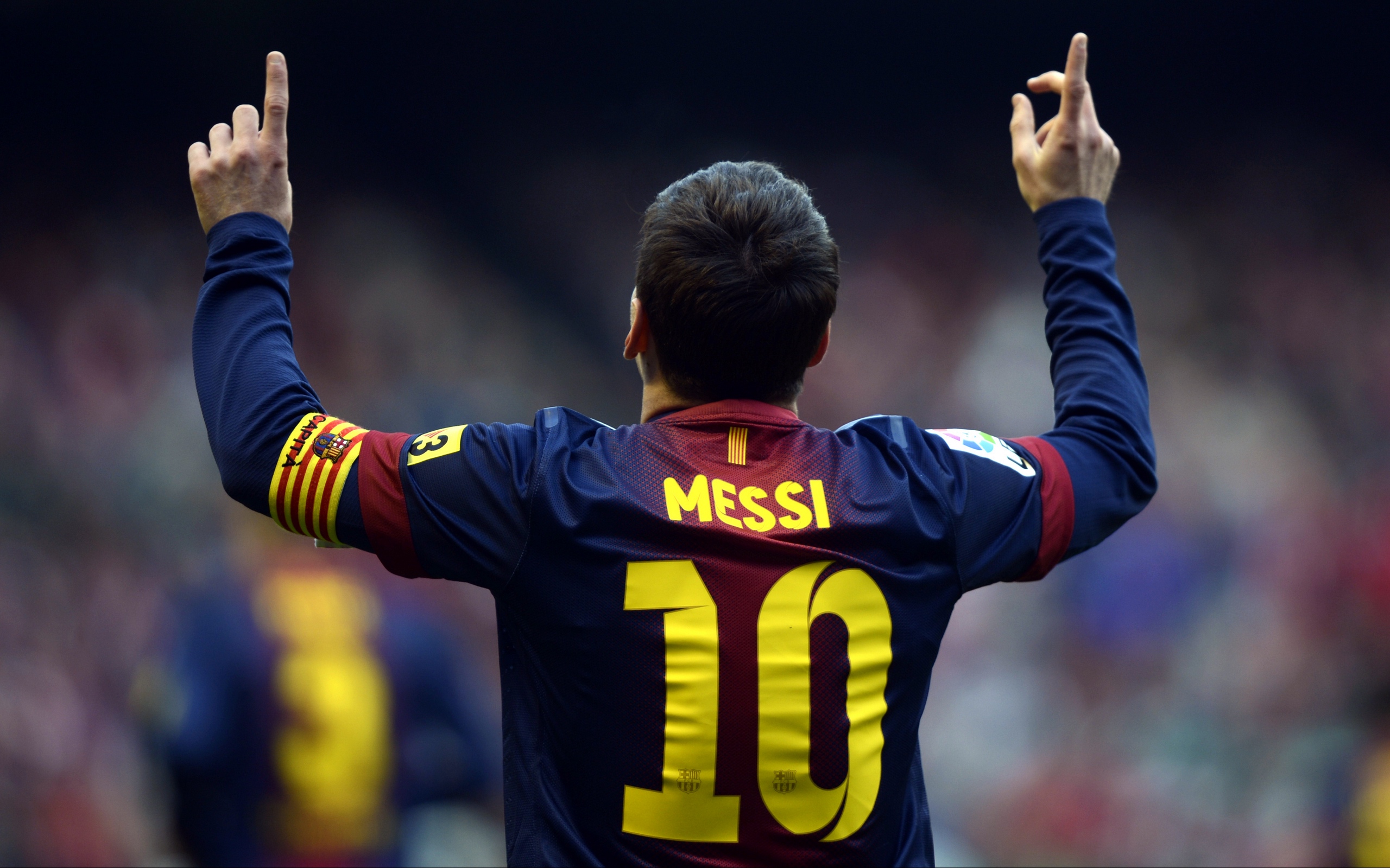 Download wallpaper 2560x1600 lionel messi, player, back