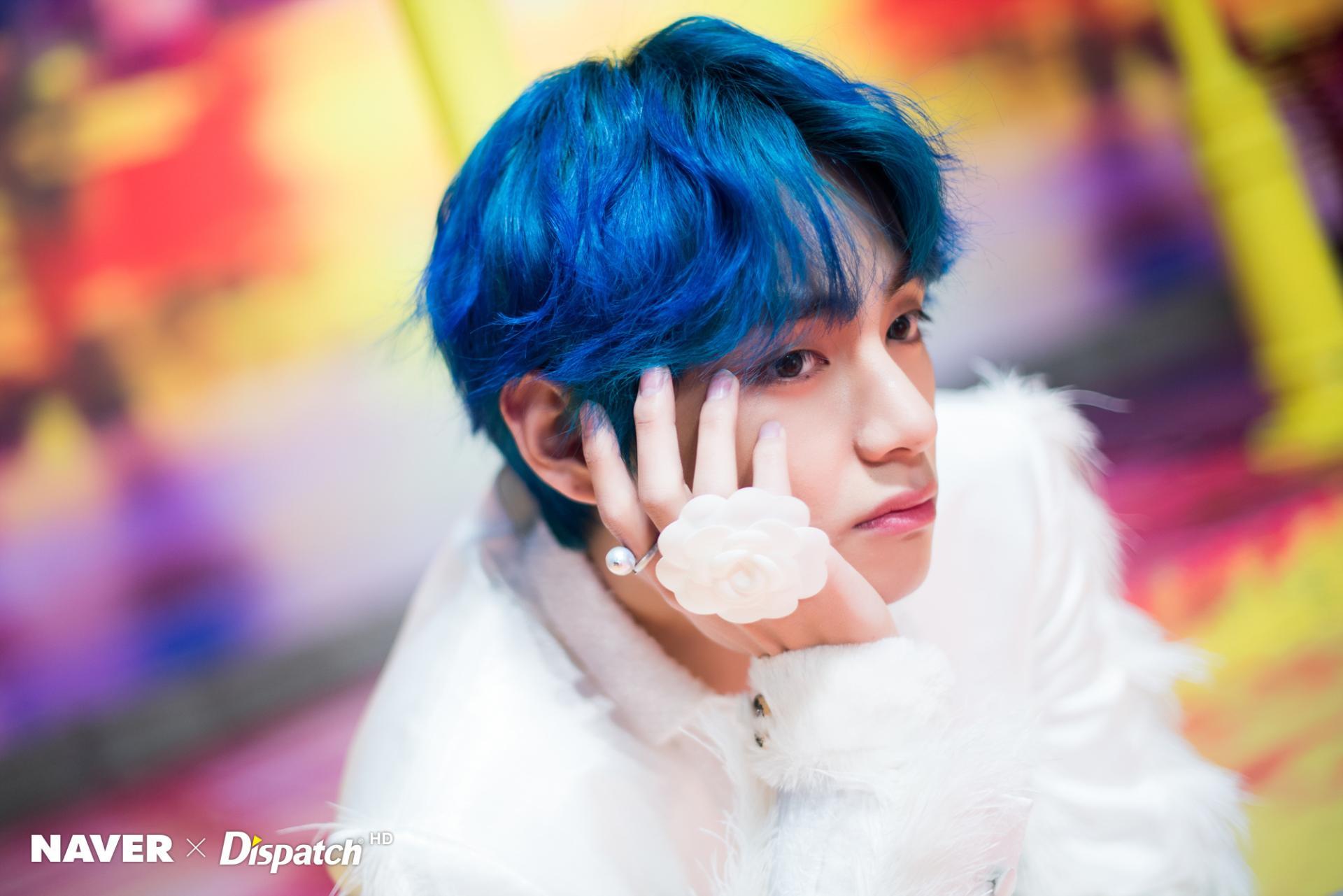 Taehyung's iconic blue hair moments with BTS - wide 8