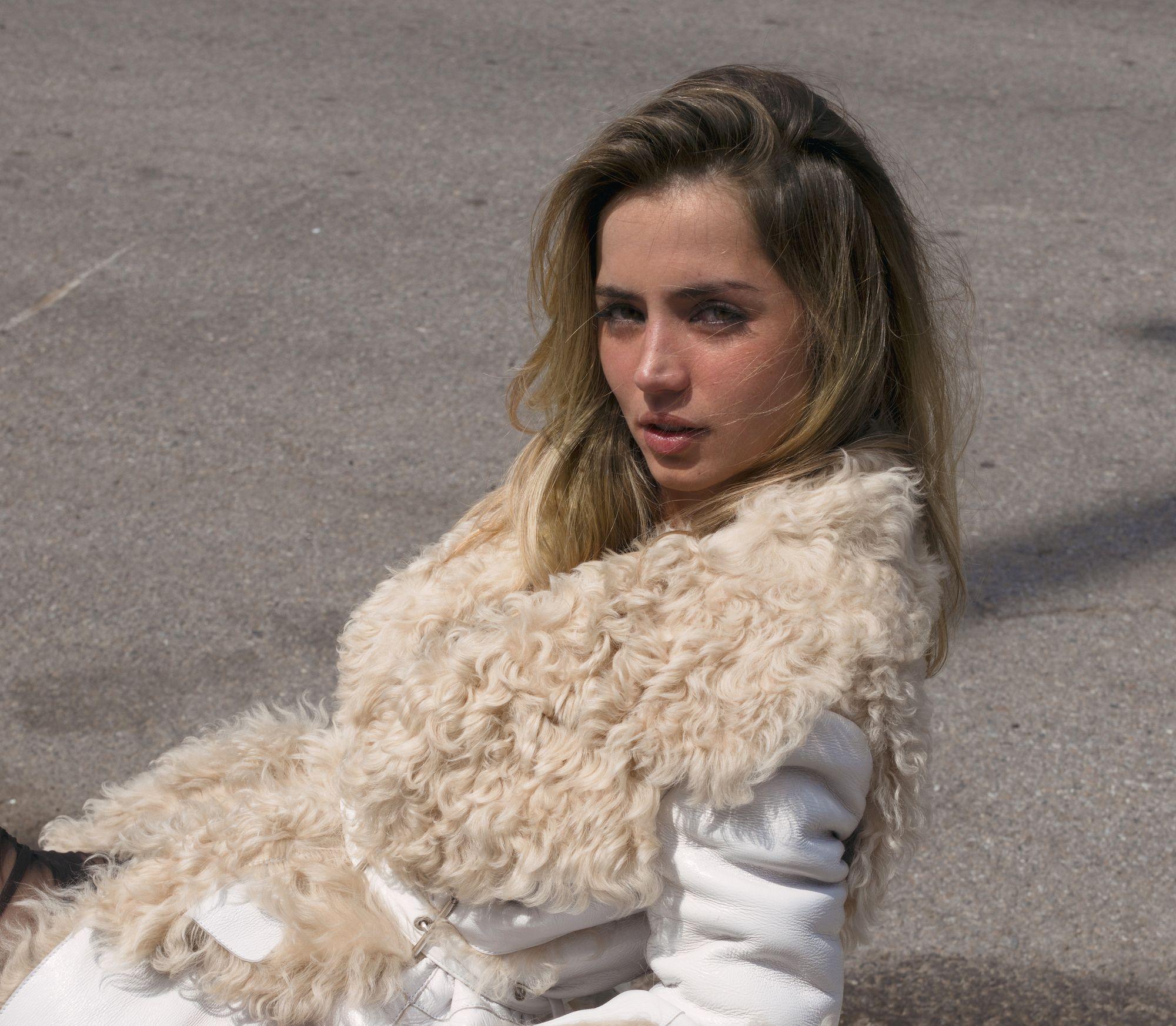 Ana de Armas desktop wallpaper