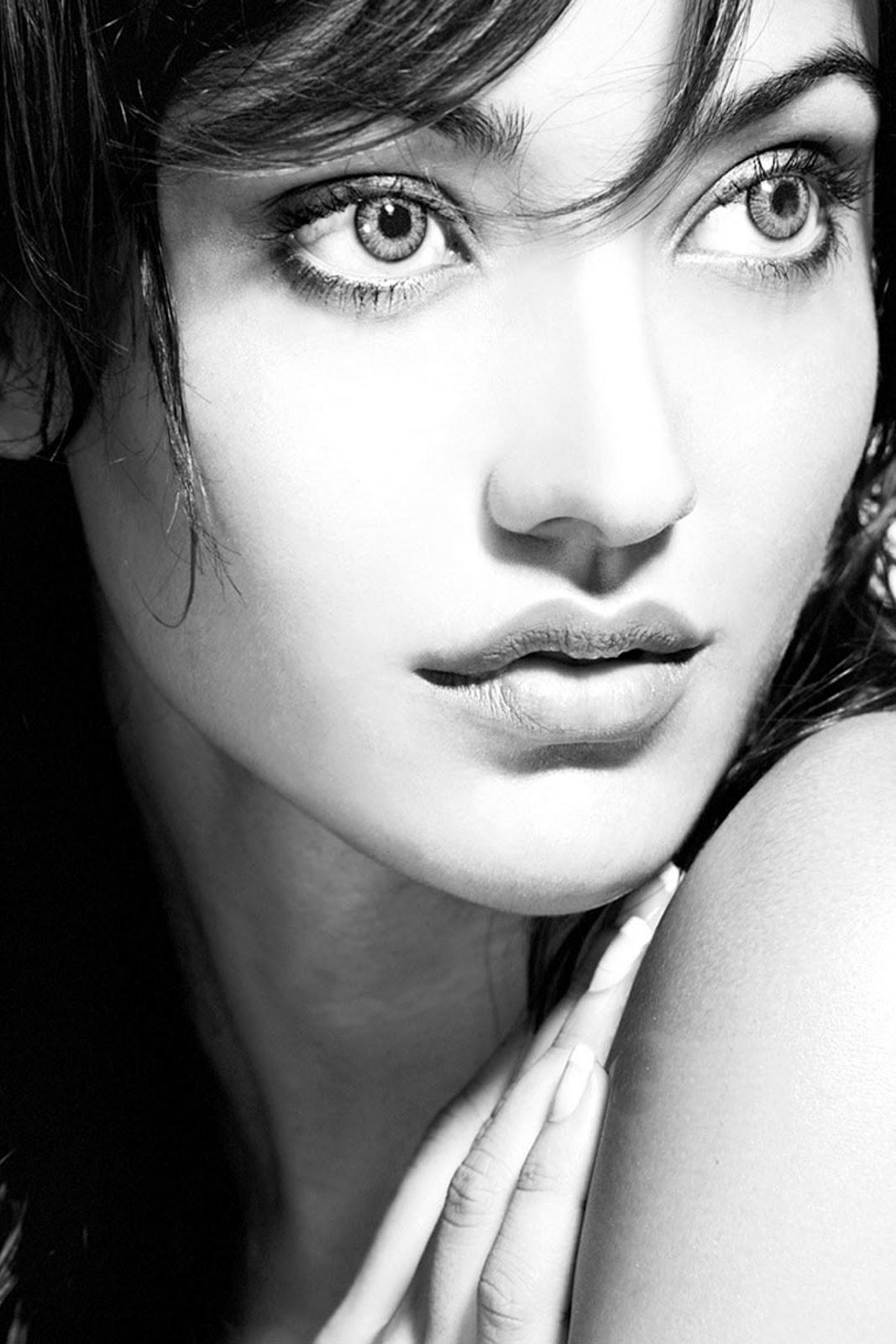 Download New Bollywood Actress Wallpaper Phone Actress