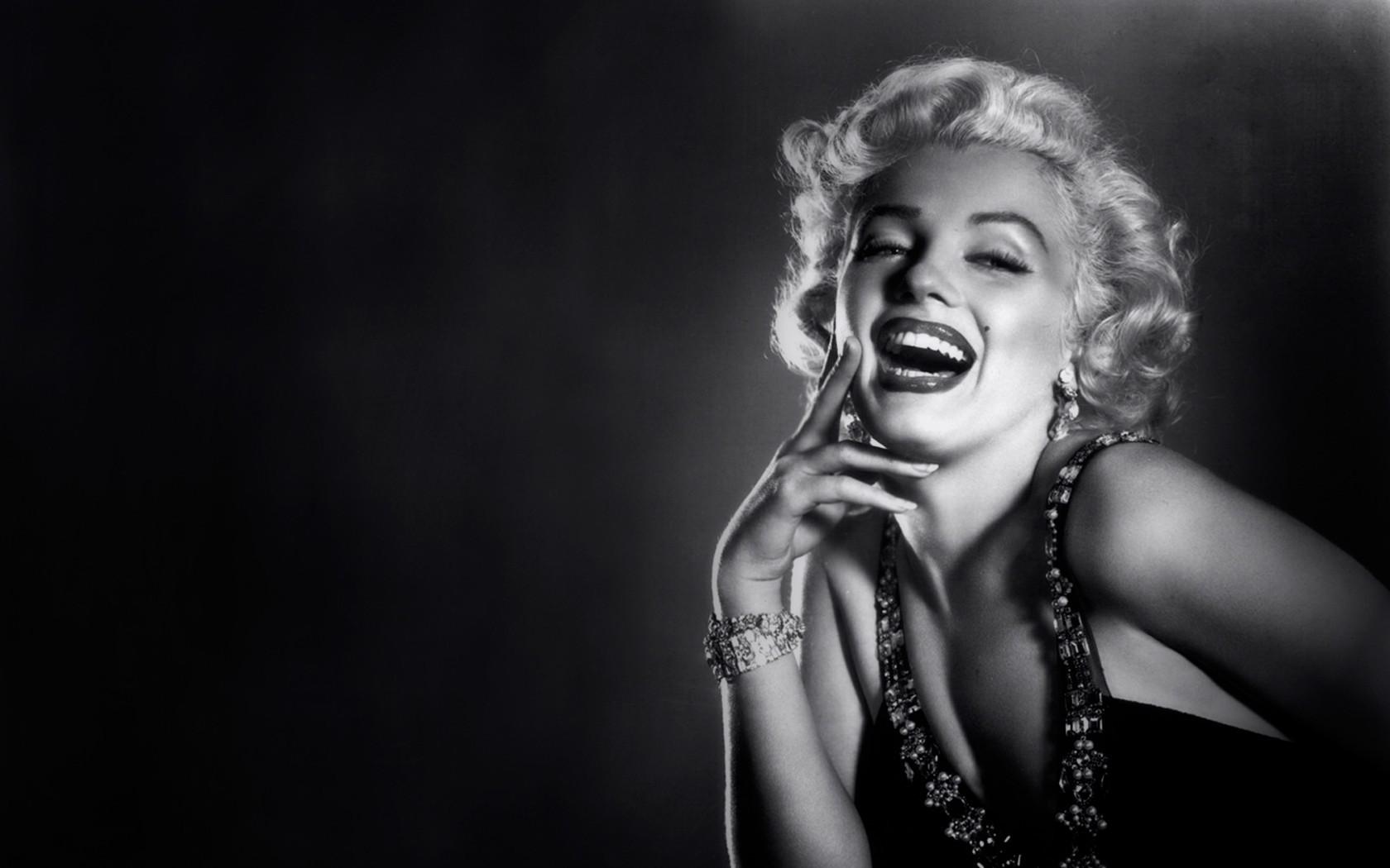 Marilyn Monroe Wallpaper and Background Imagex1050