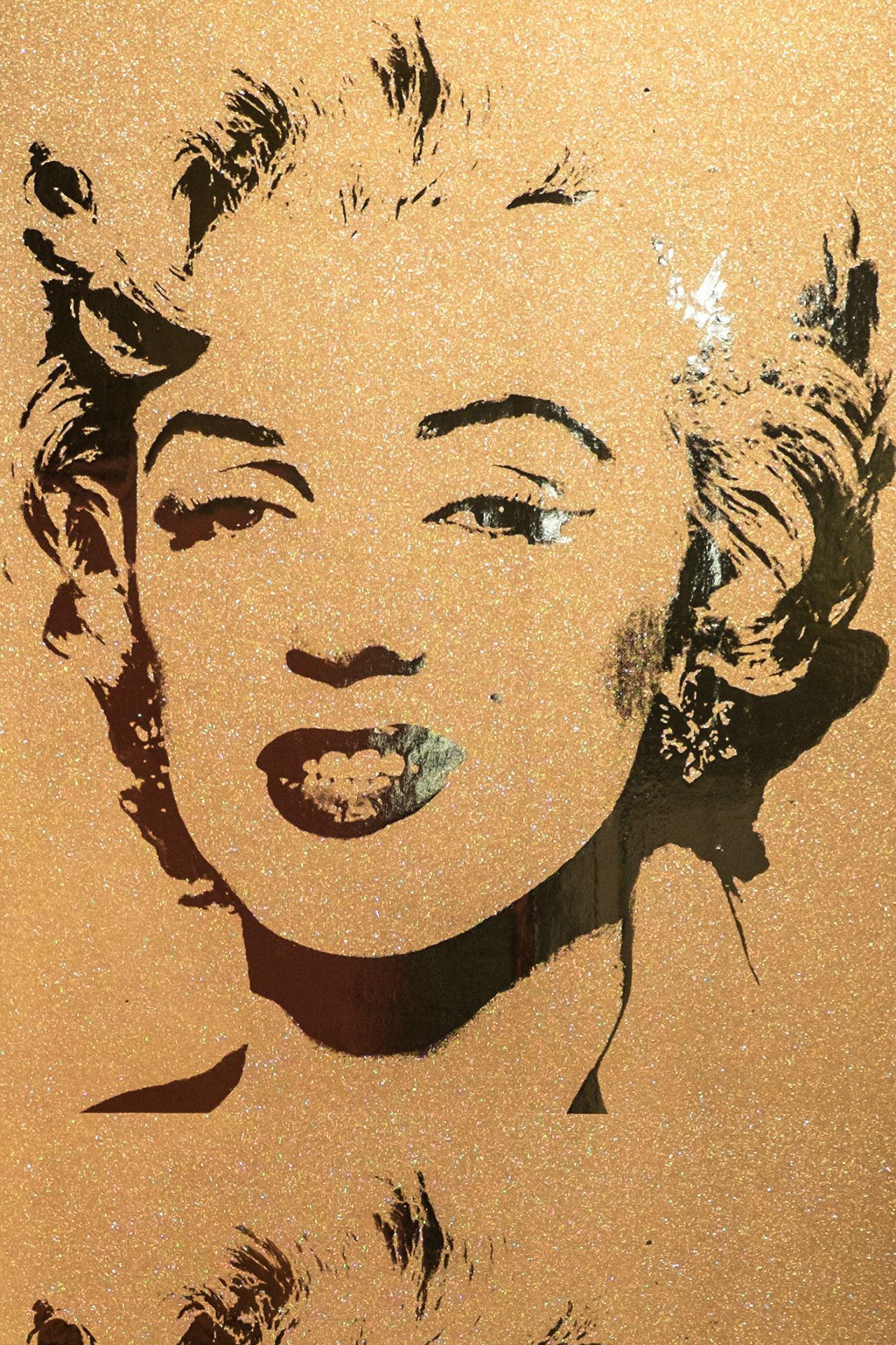 Marilyn Monroe Raiders Wallpaper