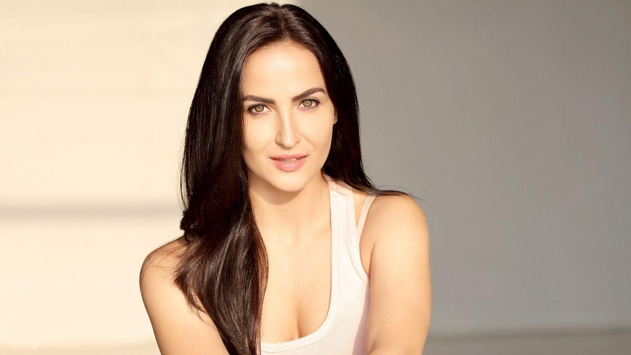 Elli Avram bollywood actress model girl beautiful brunette