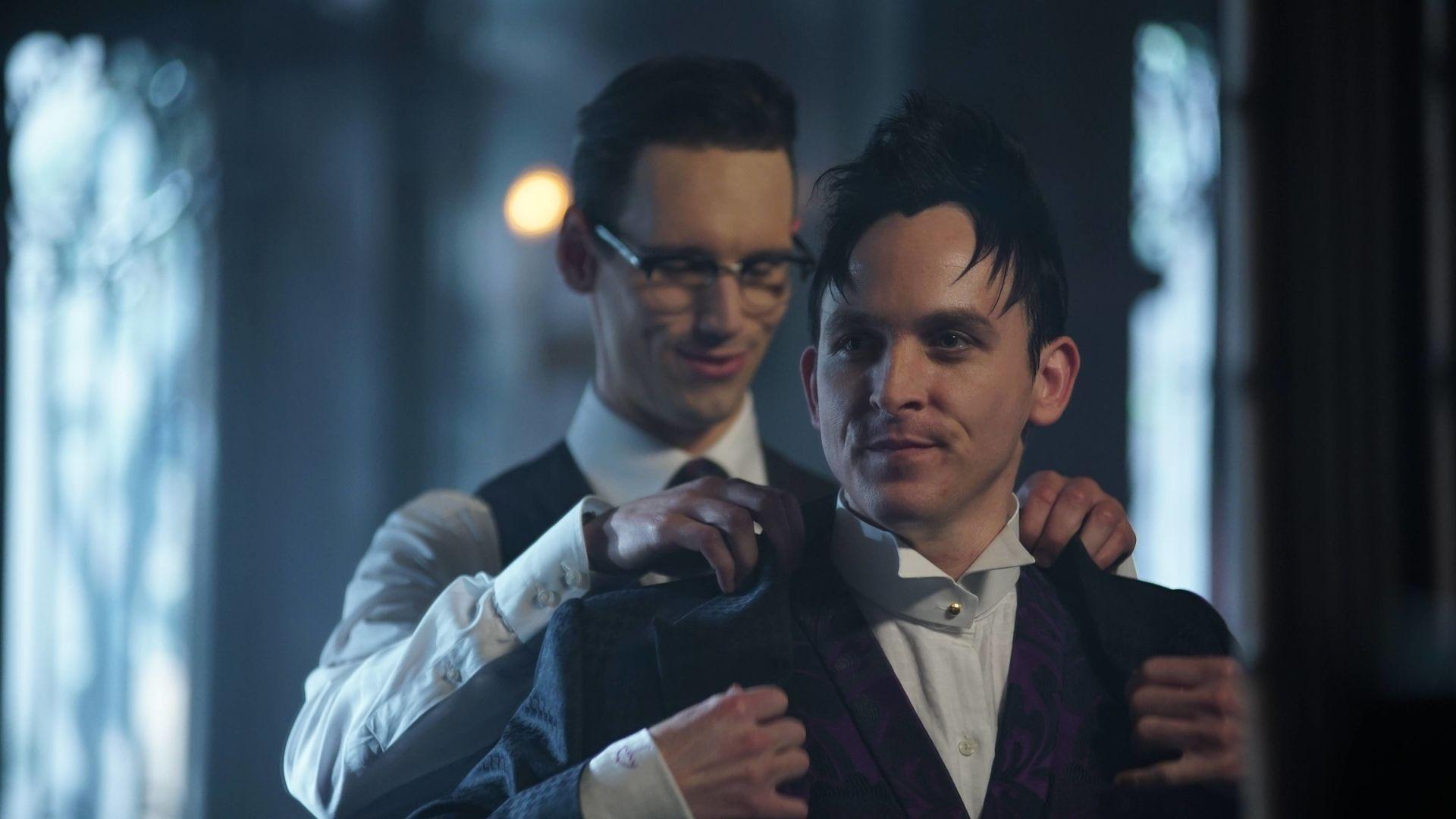TV Show Gotham Robin Lord Taylor Cory Michael Smith Oswald