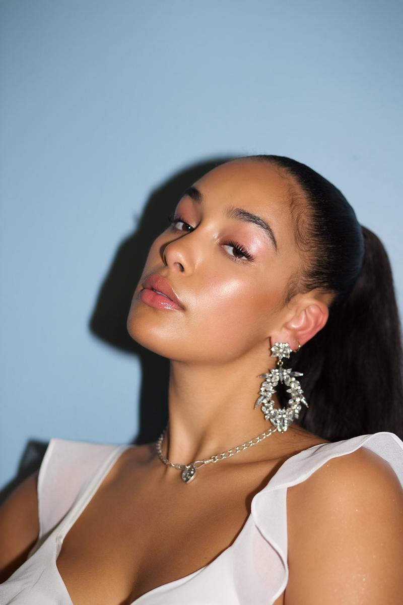 Jorja Smith Iphone Wallpapers - Wallpaper Cave