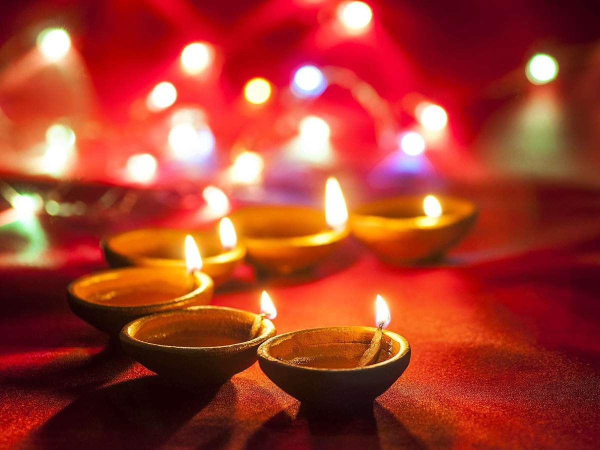 Happy Diwali 2020: Choti Diwali messages, wishes, image, quotes and rangoli designs to share on SMS, Whatsapp and Facebook