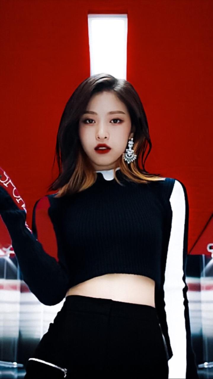 I'm from Indonesia, So here's Ryujin if she was my classmate on highschool  ! : r/ITZY