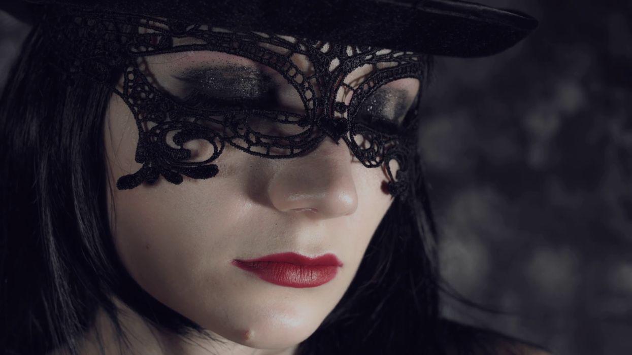 Face girl woman makeup lips lipstick mask halloween witch wallpaperx1080