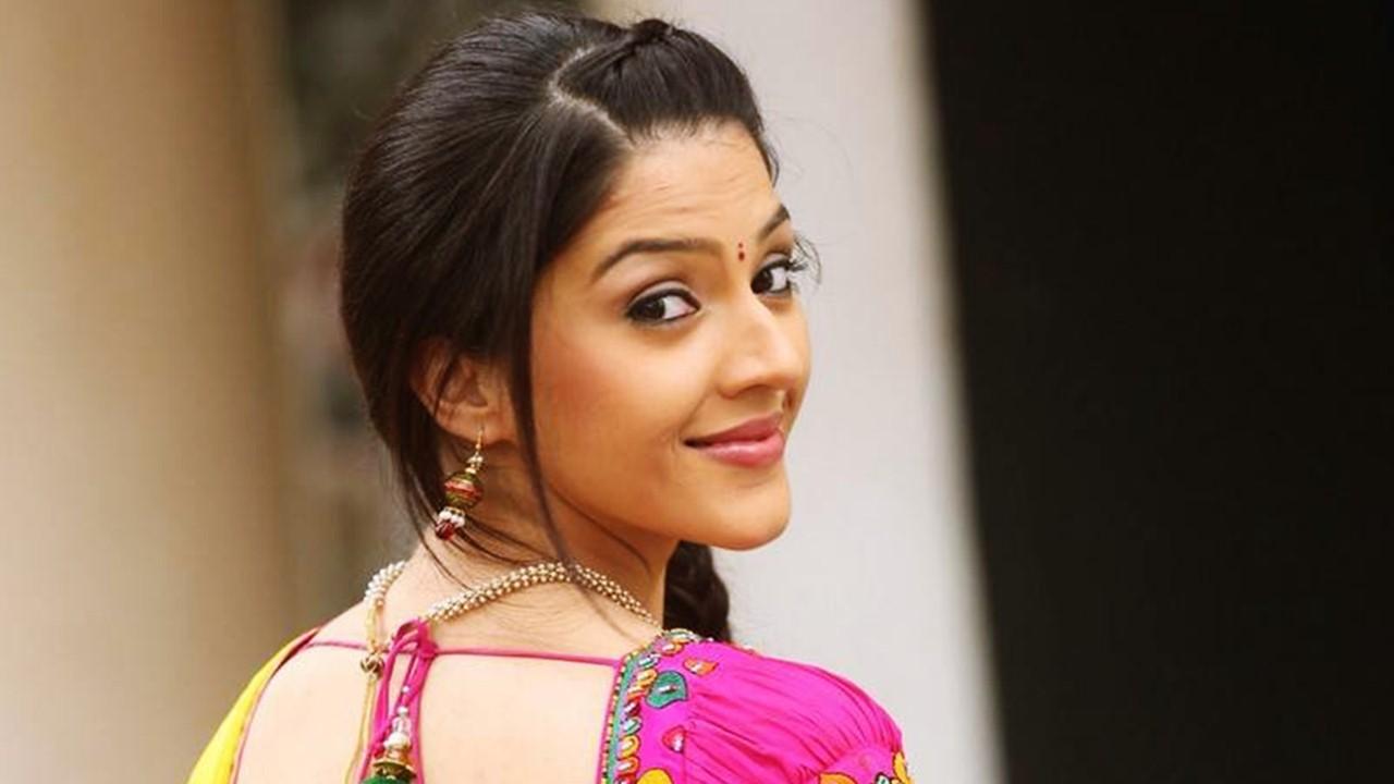 Mehreen Pirzada Image 01864