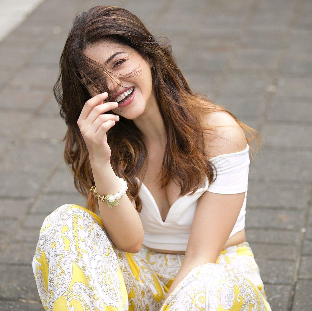 Mehreen Pirzada Wallpaper HD 2019 for Android