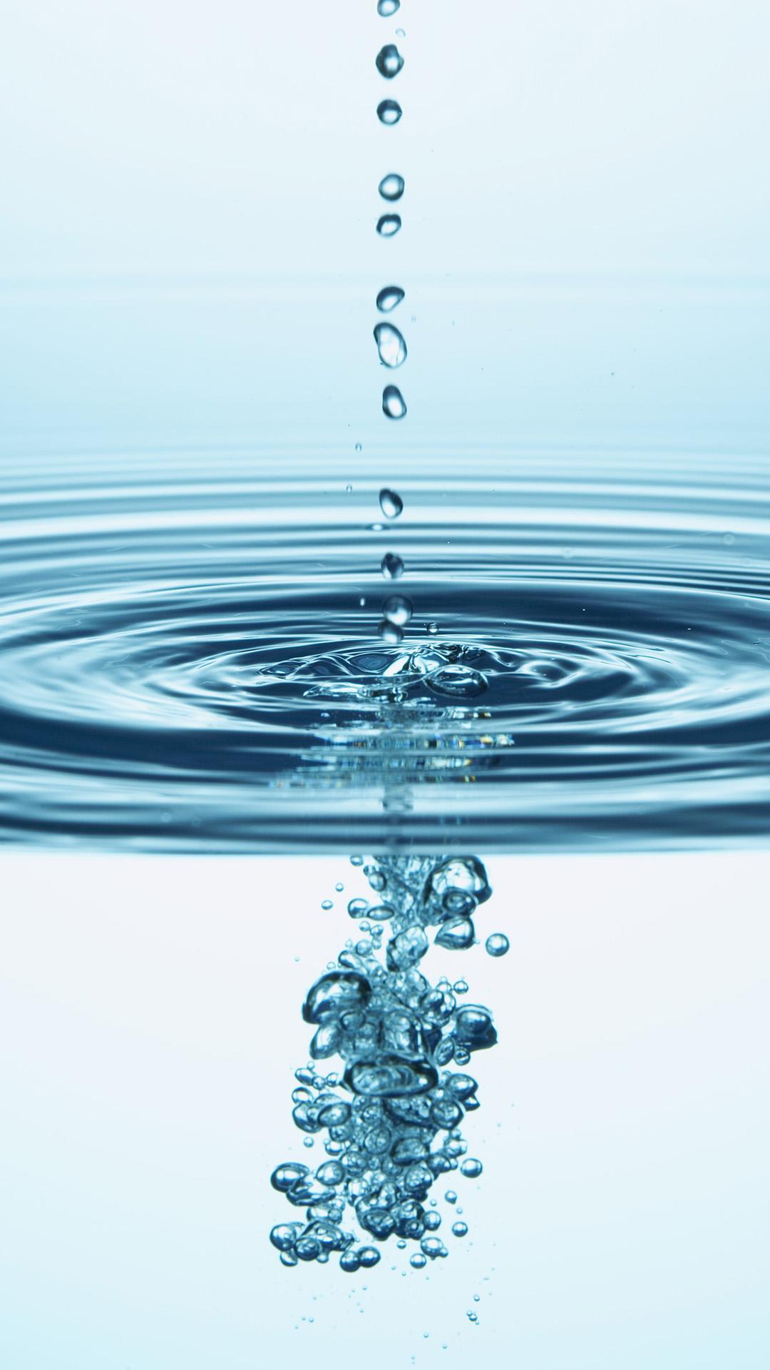 Wallpaper Weekends: Water Droplets for the iPhone 6 Plus