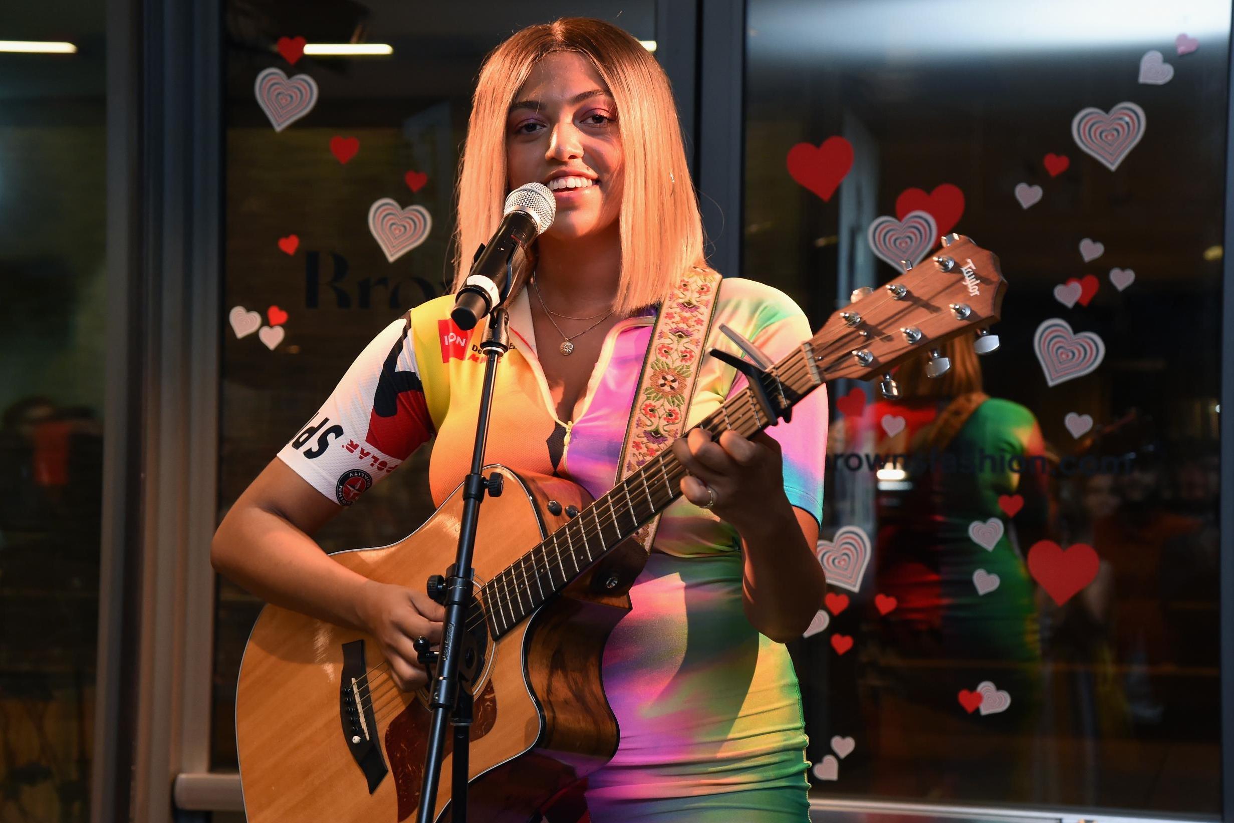 Mahalia Mahalia Burkmar Wallpapers - Wallpaper Cave