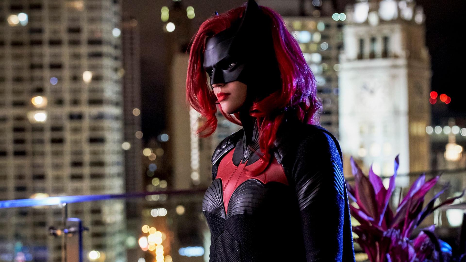 Review Batwoman Has a Flawed Start in a Defining Moment