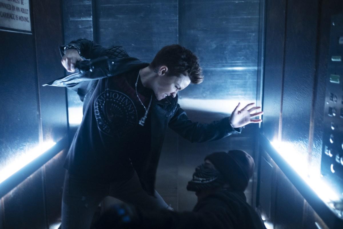 CW releases new Batwoman promotional photo