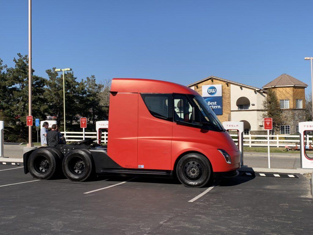 Red and Silver Tesla Semi Trucks spotted in new video