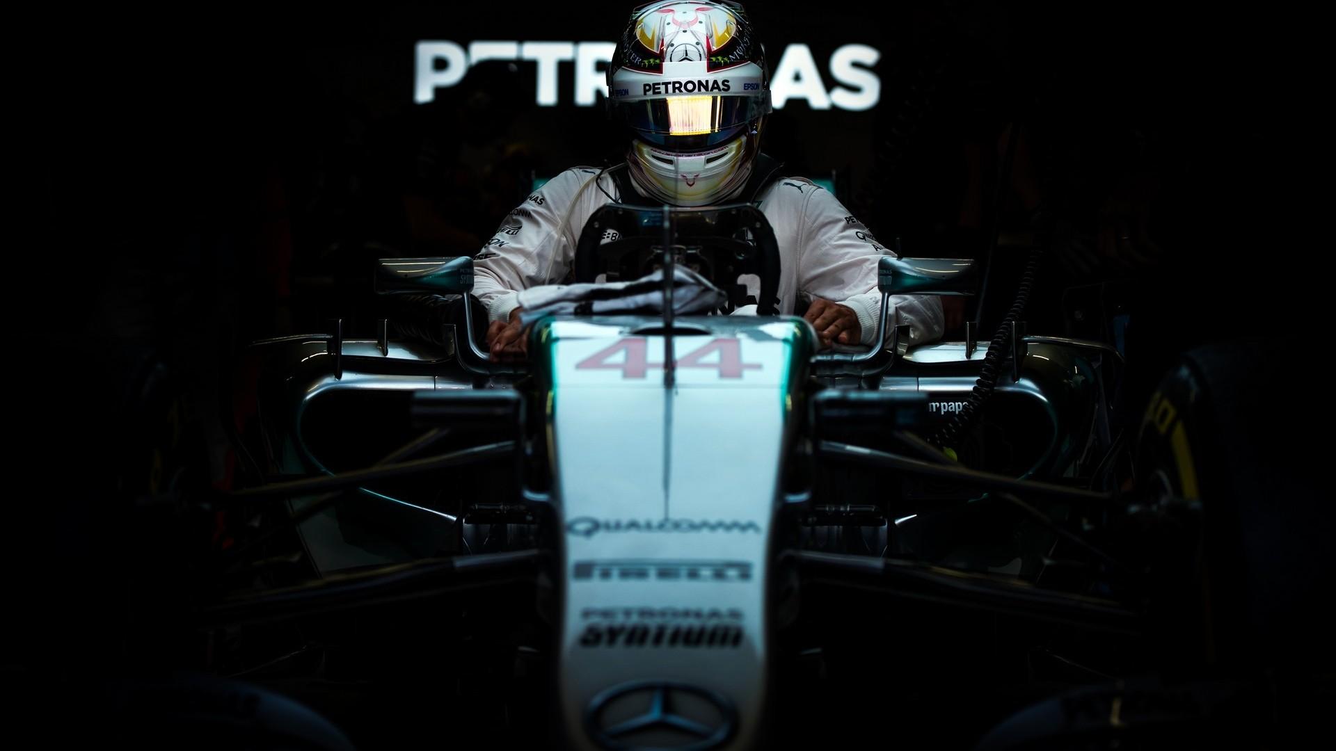 Formula World Champion, Lewis Hamilton, Mercedes Benz