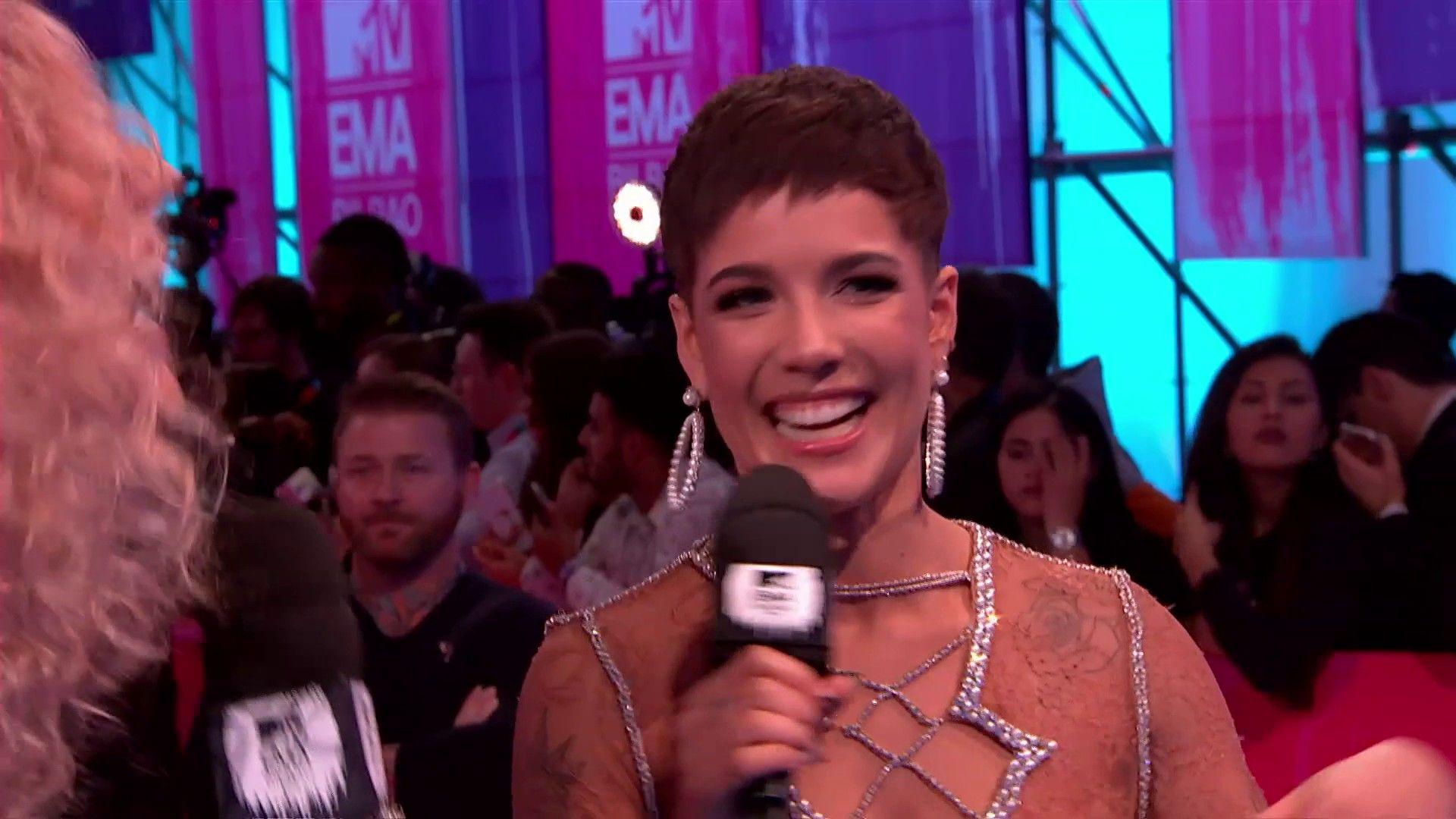 Halsey Stans Panic! At The Disco On The Red Carpet